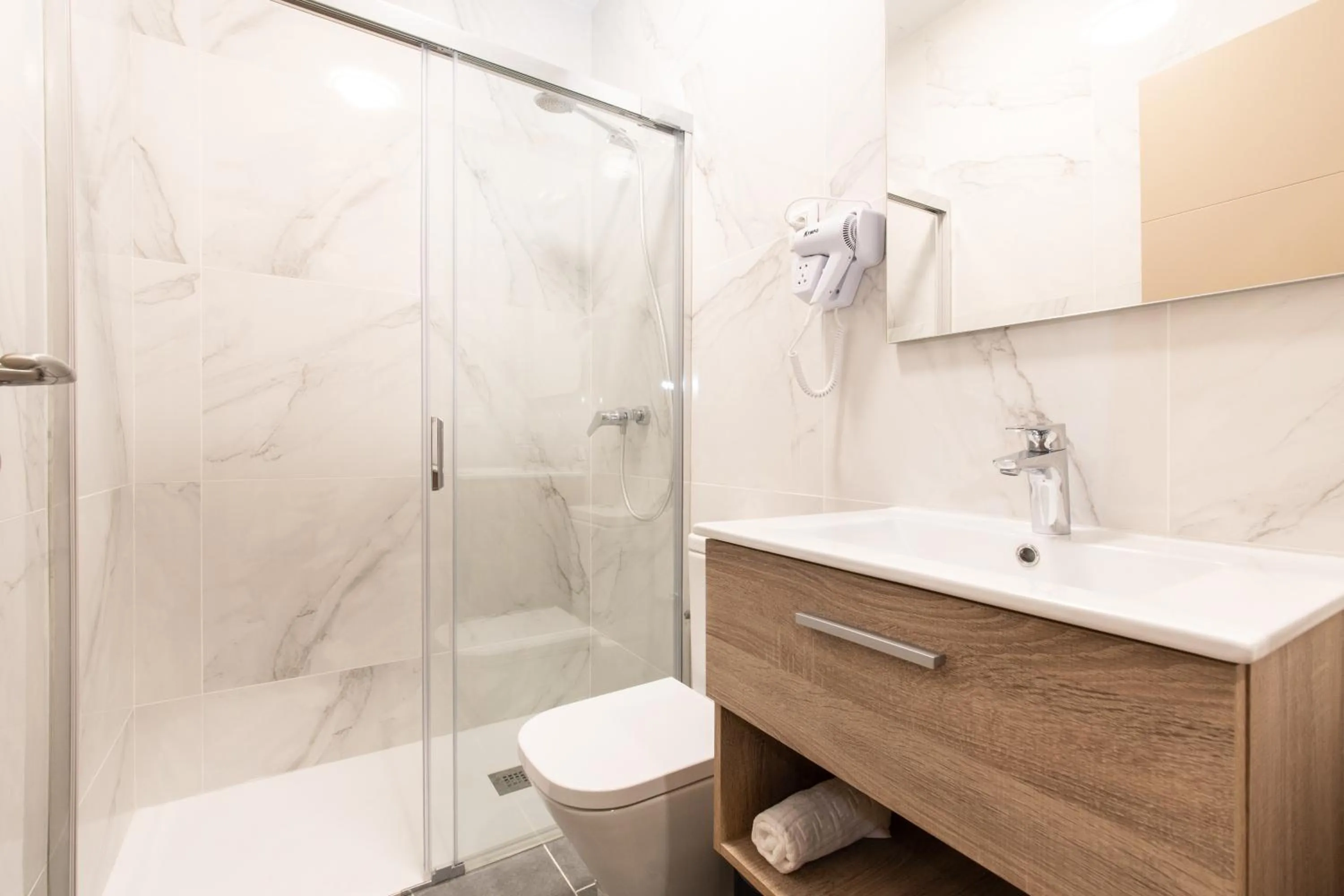 Bathroom in Suncanarias Hotel Adeje Plaza