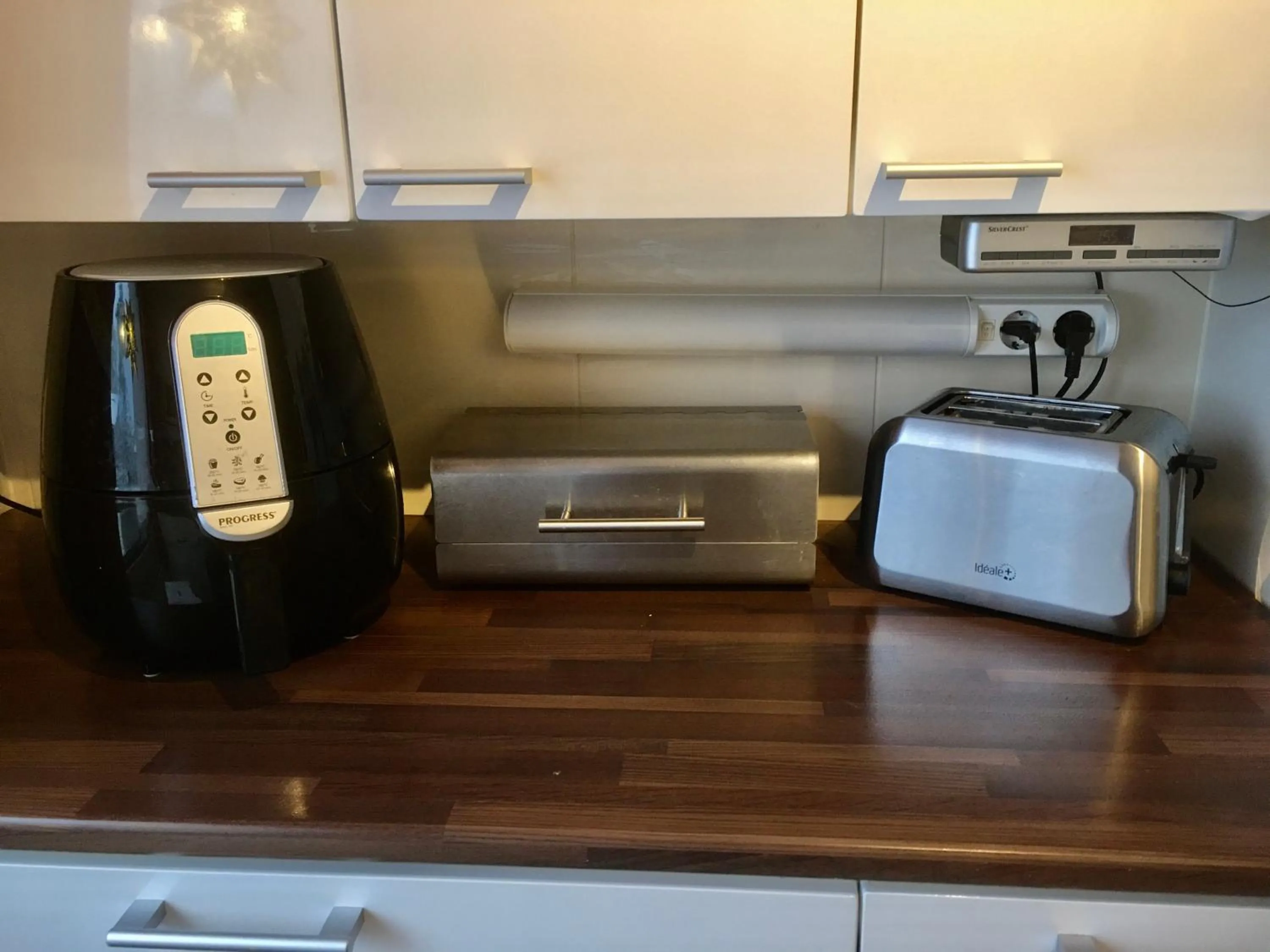 Kitchen or kitchenette in Aurora- Center 2