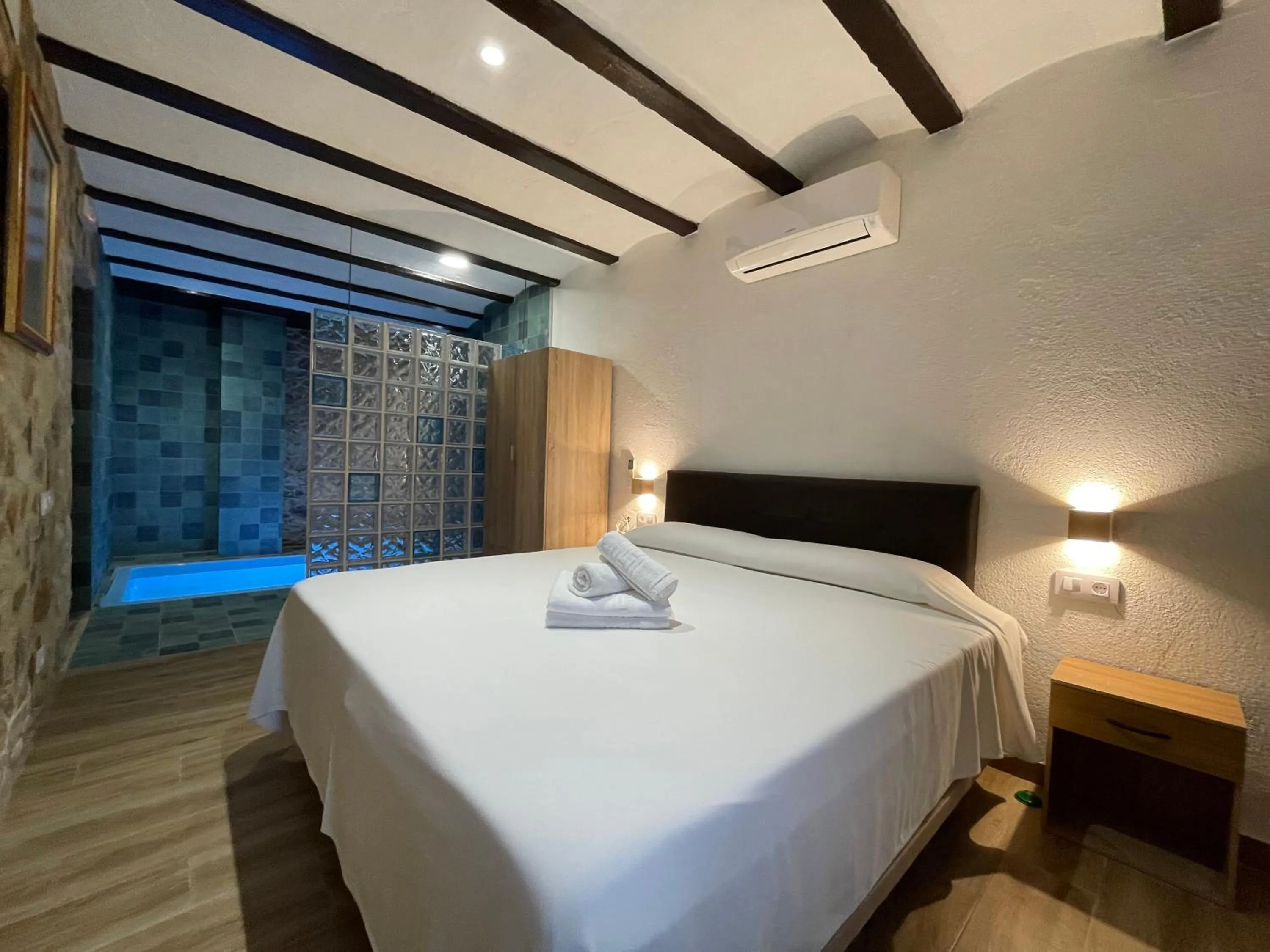 Bed in Hotel Mas Palou
