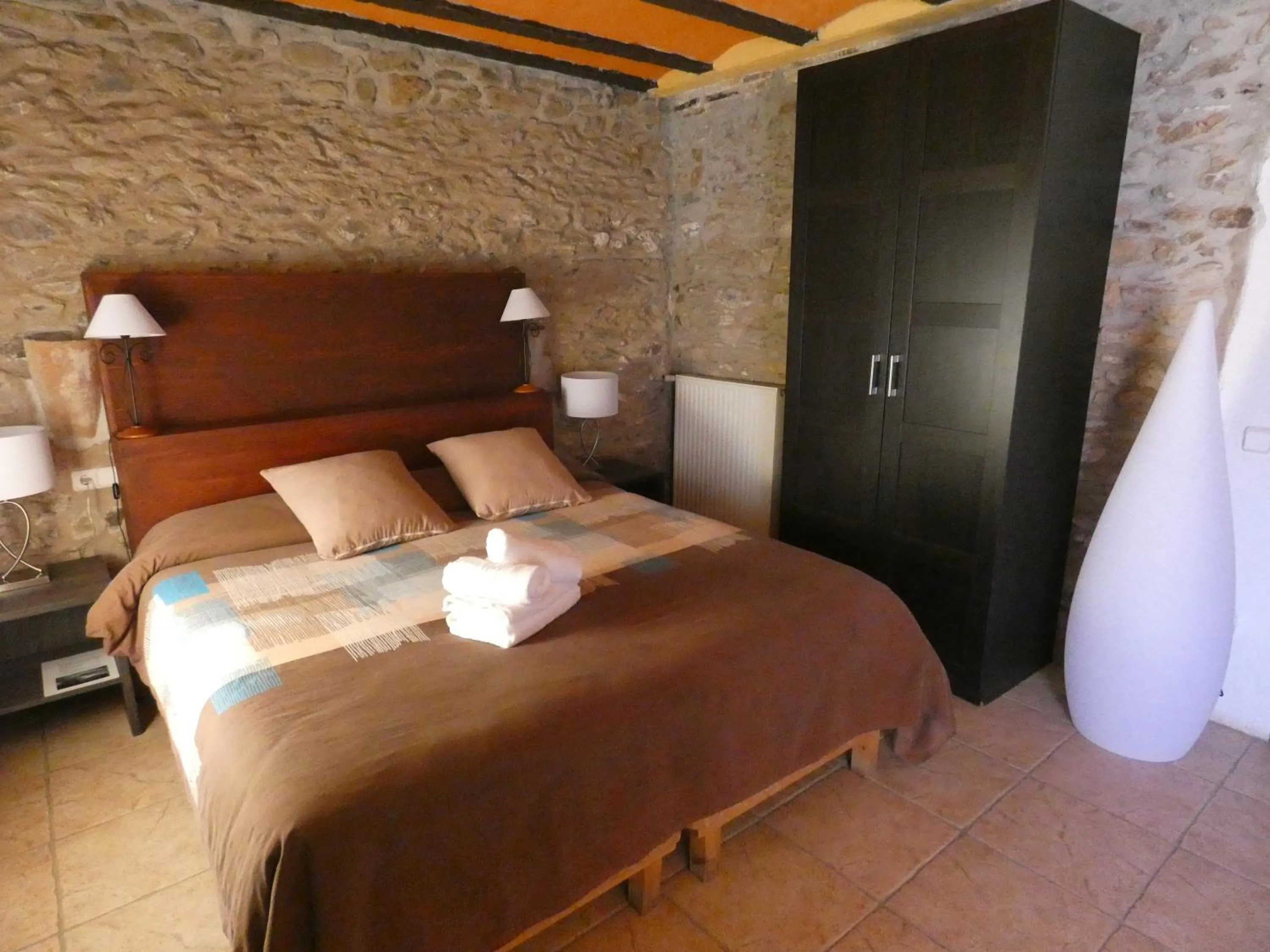 Bed in Hotel Mas Palou