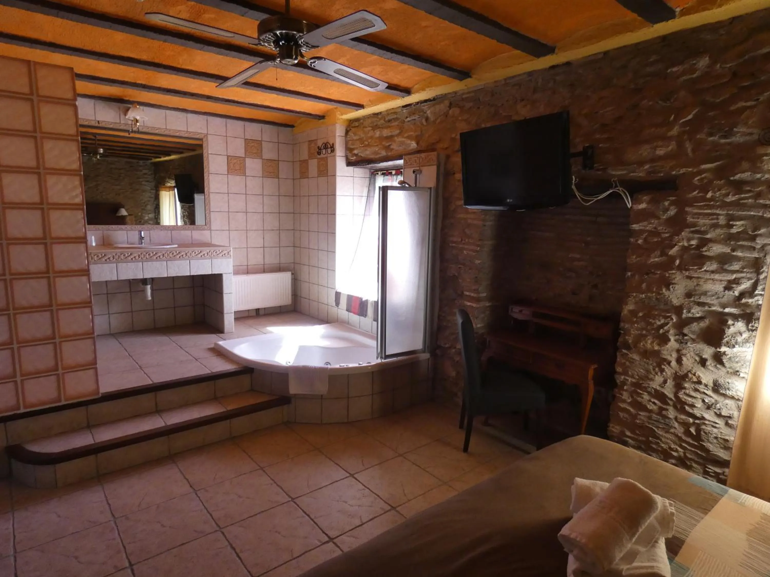 Bed in Hotel Mas Palou