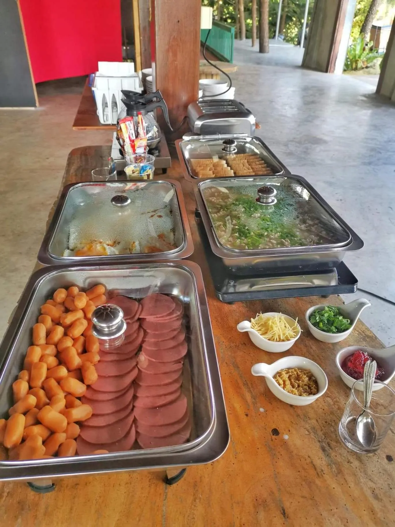 Buffet breakfast in 153 Mountain View