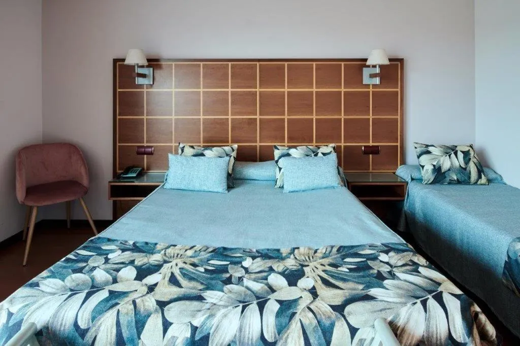 Bedroom, Bed in Ramblas Vendrell