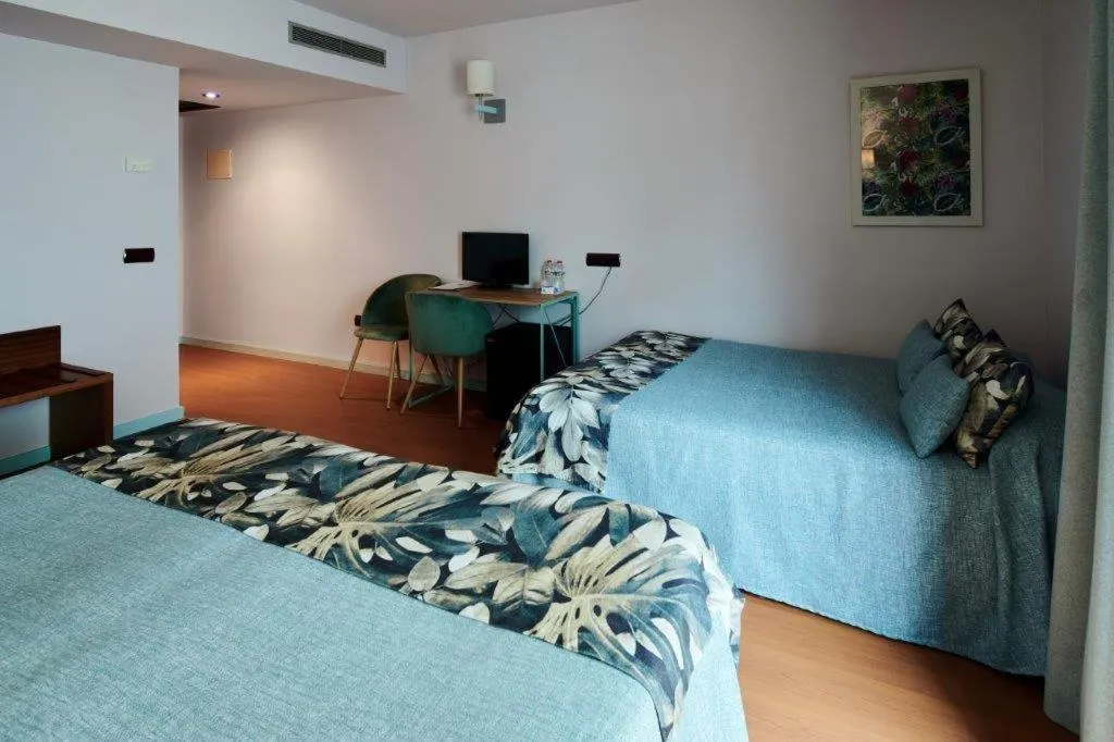 Bedroom, Bed in Ramblas Vendrell