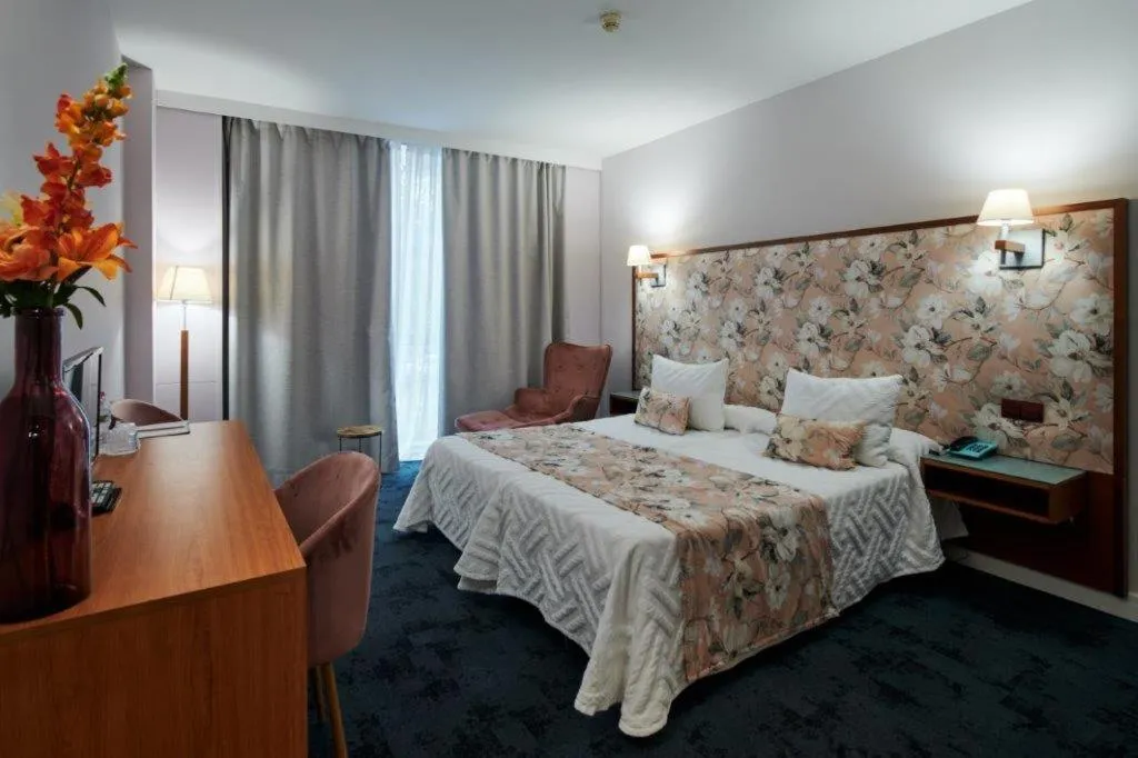 Photo of the whole room, Bed in Ramblas Vendrell