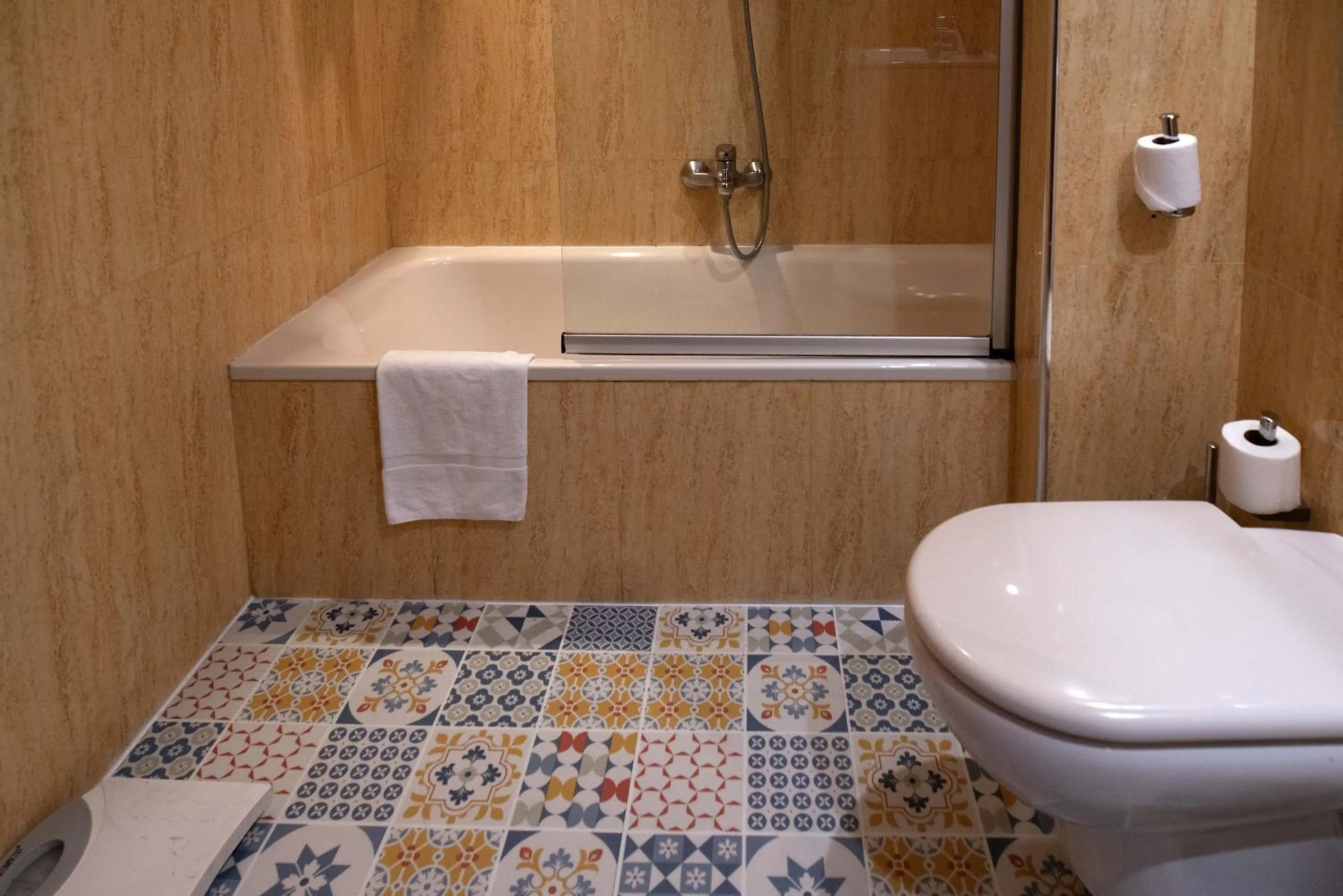 Shower in Ramblas Vendrell