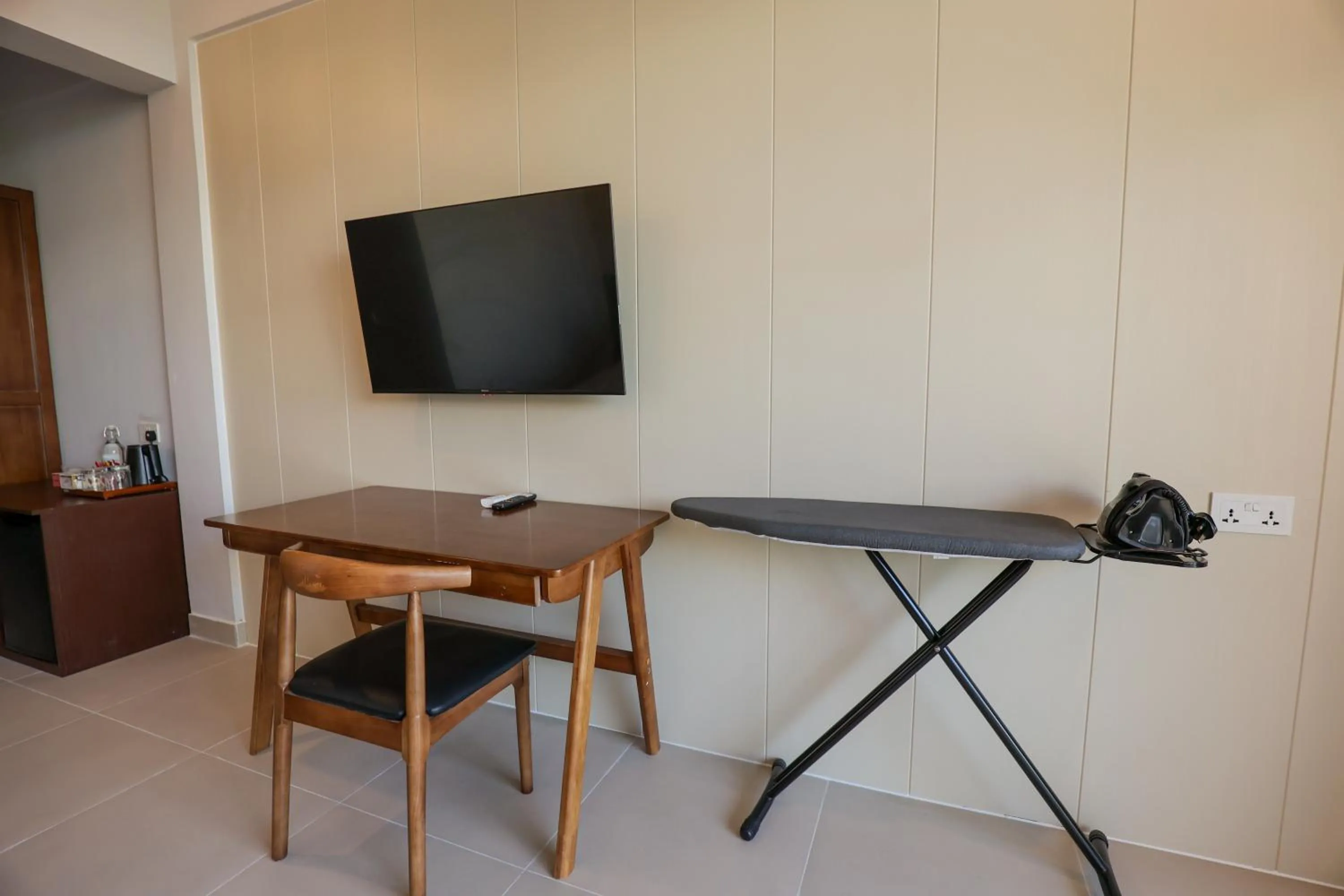 TV and multimedia in Ahola Thoddoo, Maldives