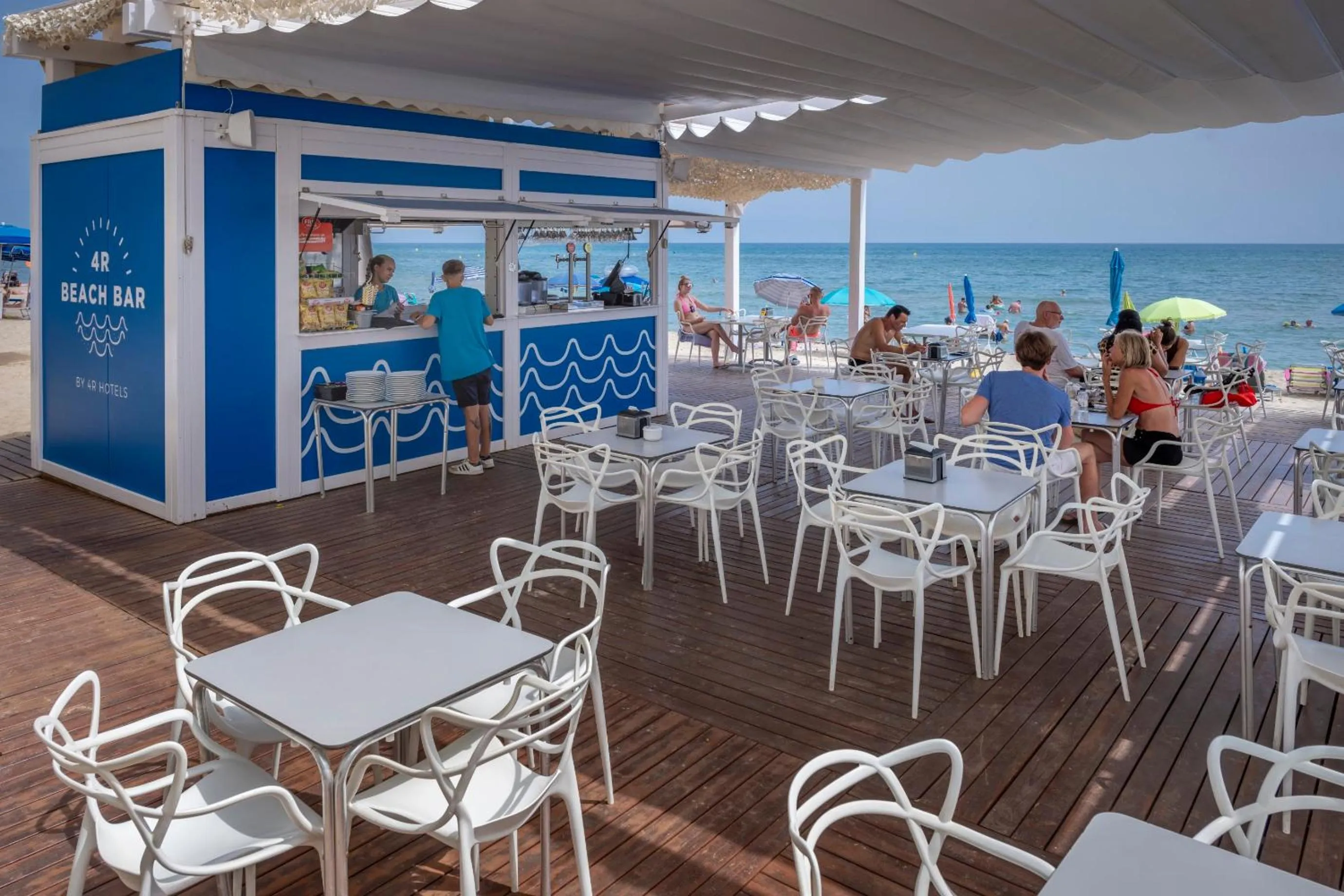 Lounge or bar in 4R Miramar Calafell