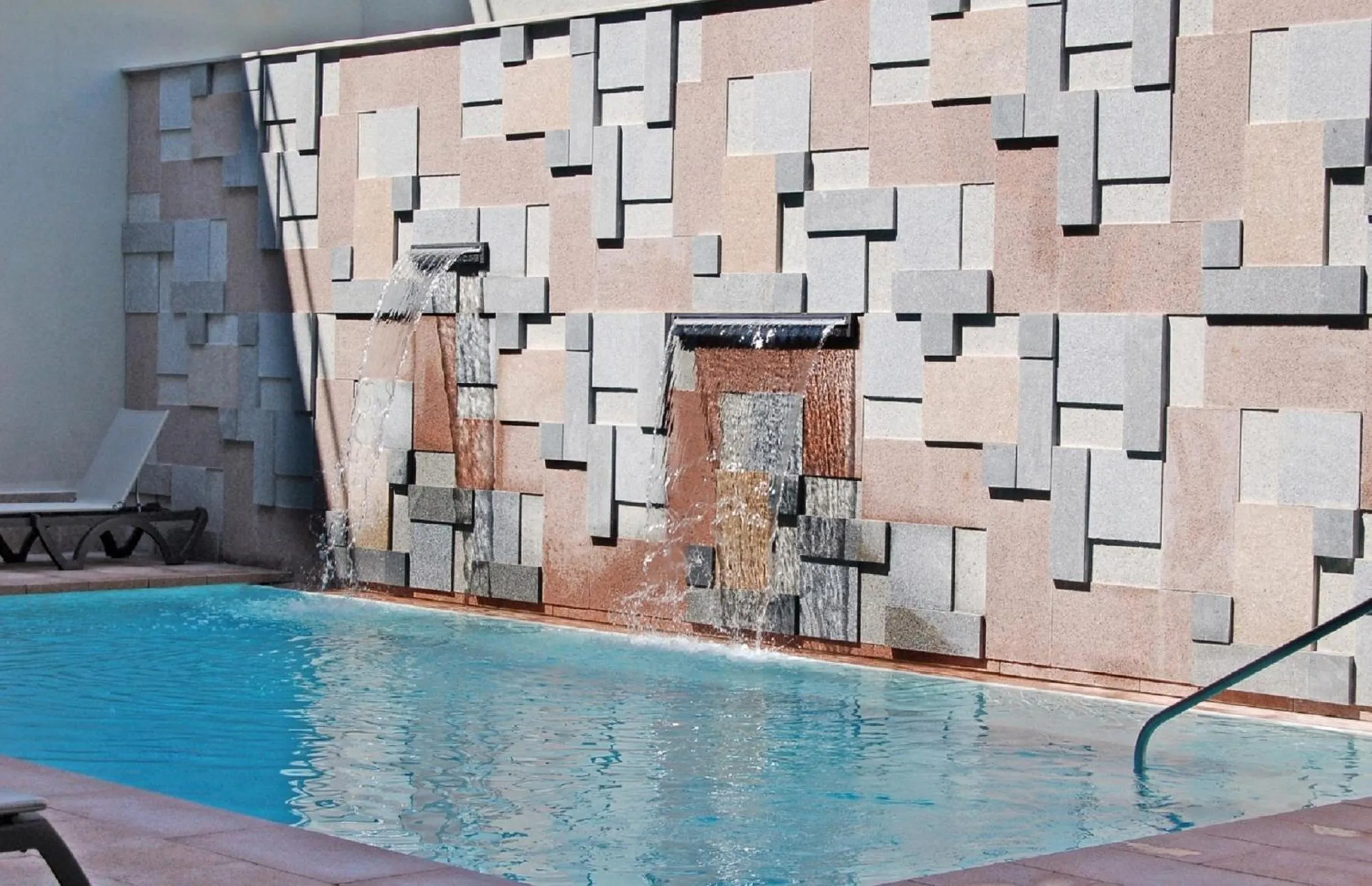 Swimming pool in 4R Miramar Calafell