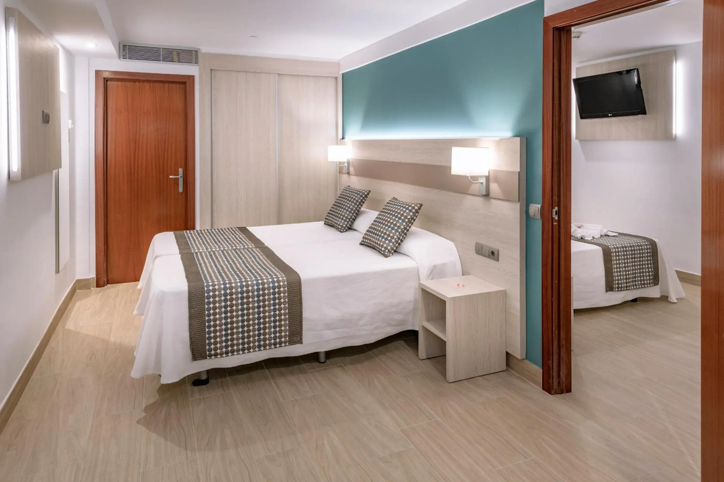 Family Room (4 Adults) in 4R Miramar Calafell Family Room (4 Adults) in 4R Miramar Calafell