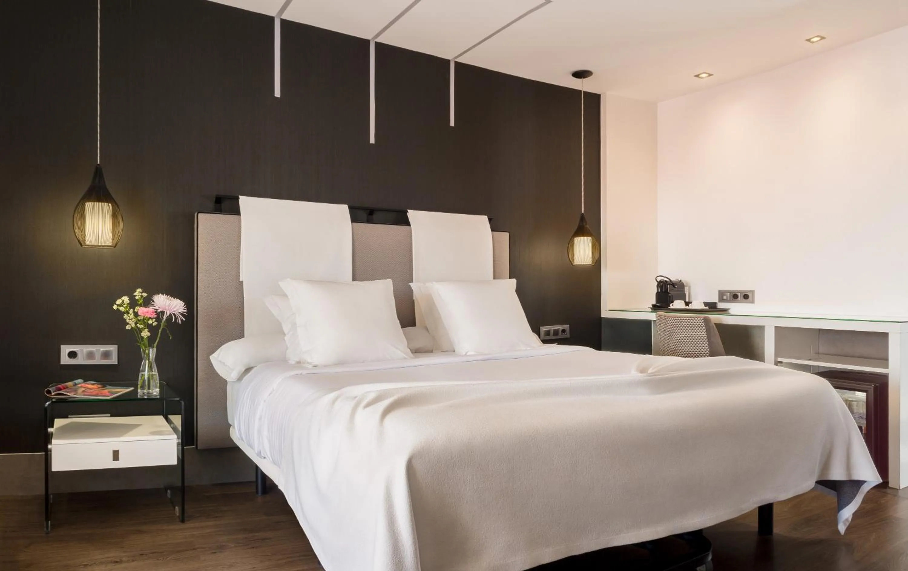 Bed in Francisco I Boutique