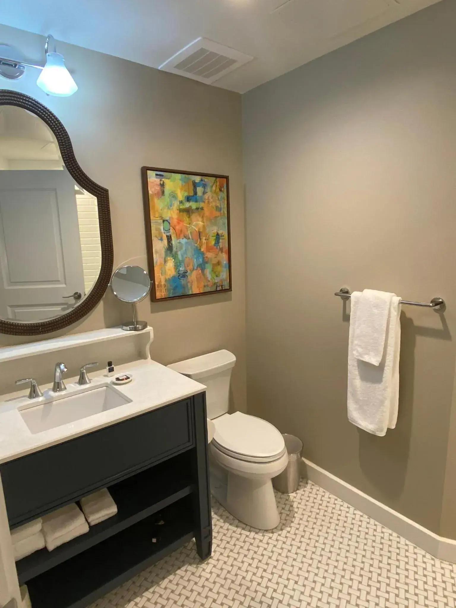 King Room - Disability Access in The Shepherd Hotel Downtown Clemson King Room - Disability Access in The Shepherd Hotel Downtown Clemson