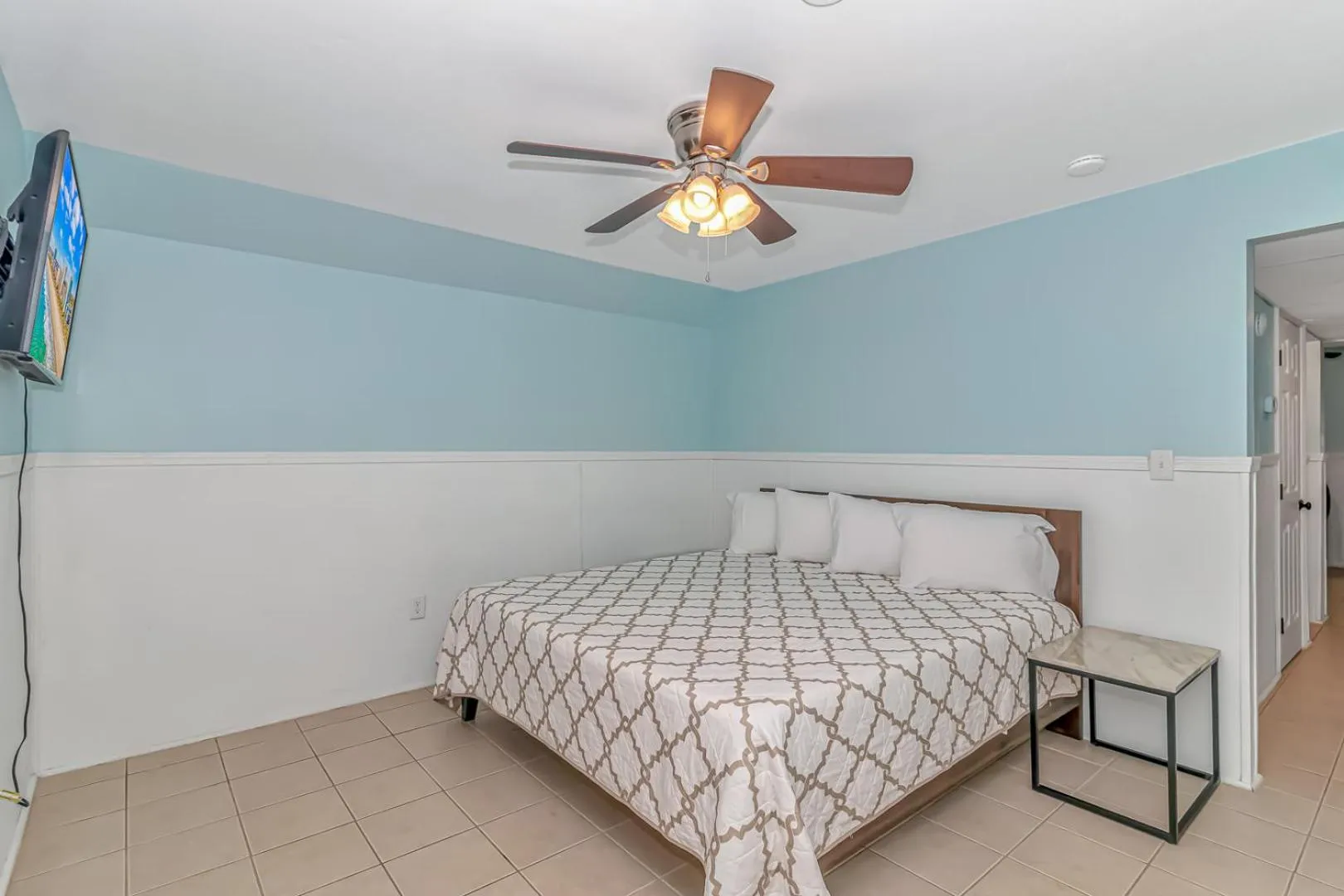 125 Atlantic Avenue Unit F - Pet Friendly! Walk To The Beach and Pier! 1BR -1BA - Sleeps 2-4 guests!