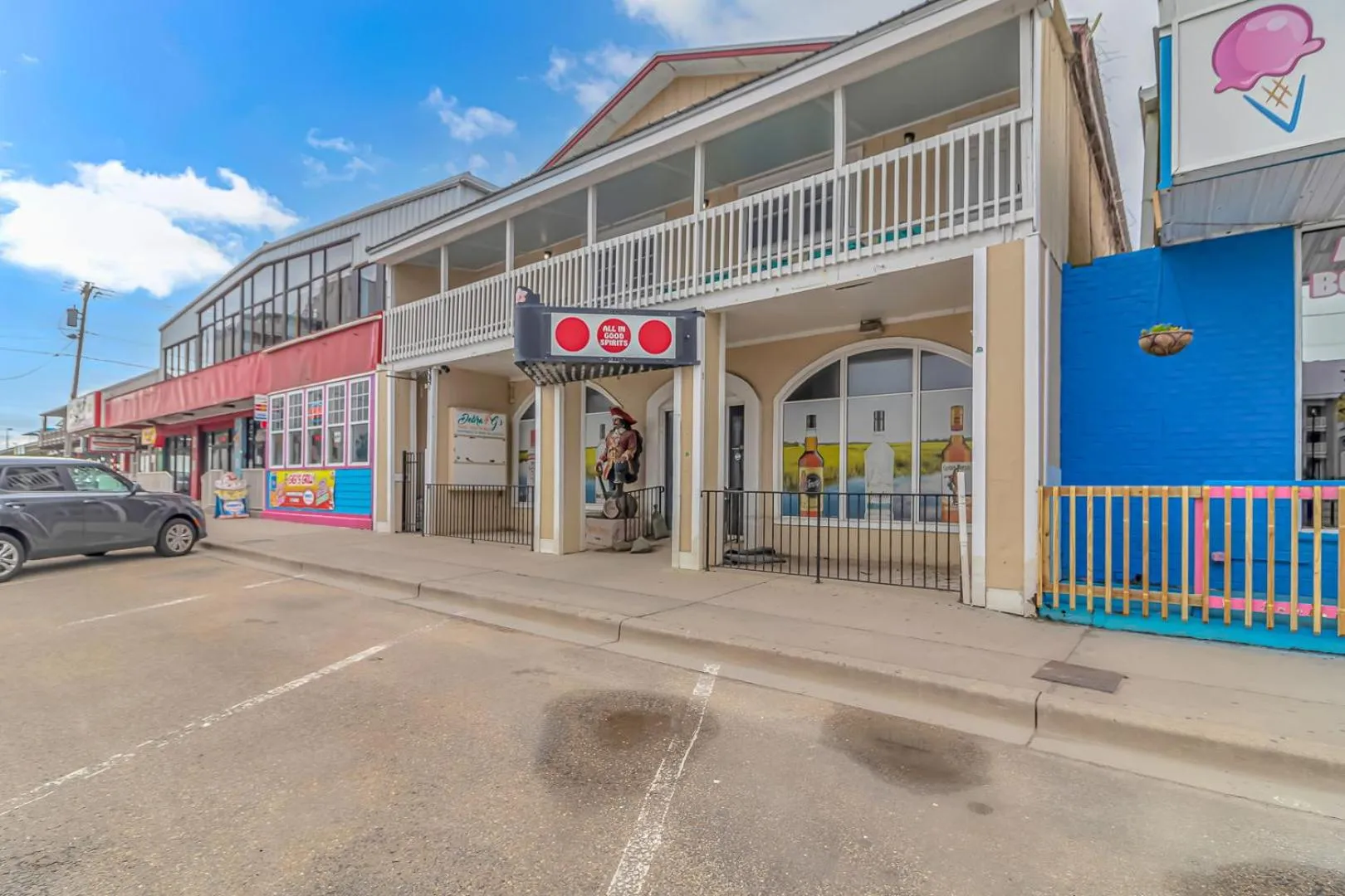 125 Atlantic Avenue Unit F - Pet Friendly! Walk To The Beach and Pier! 1BR -1BA - Sleeps 2-4 guests!