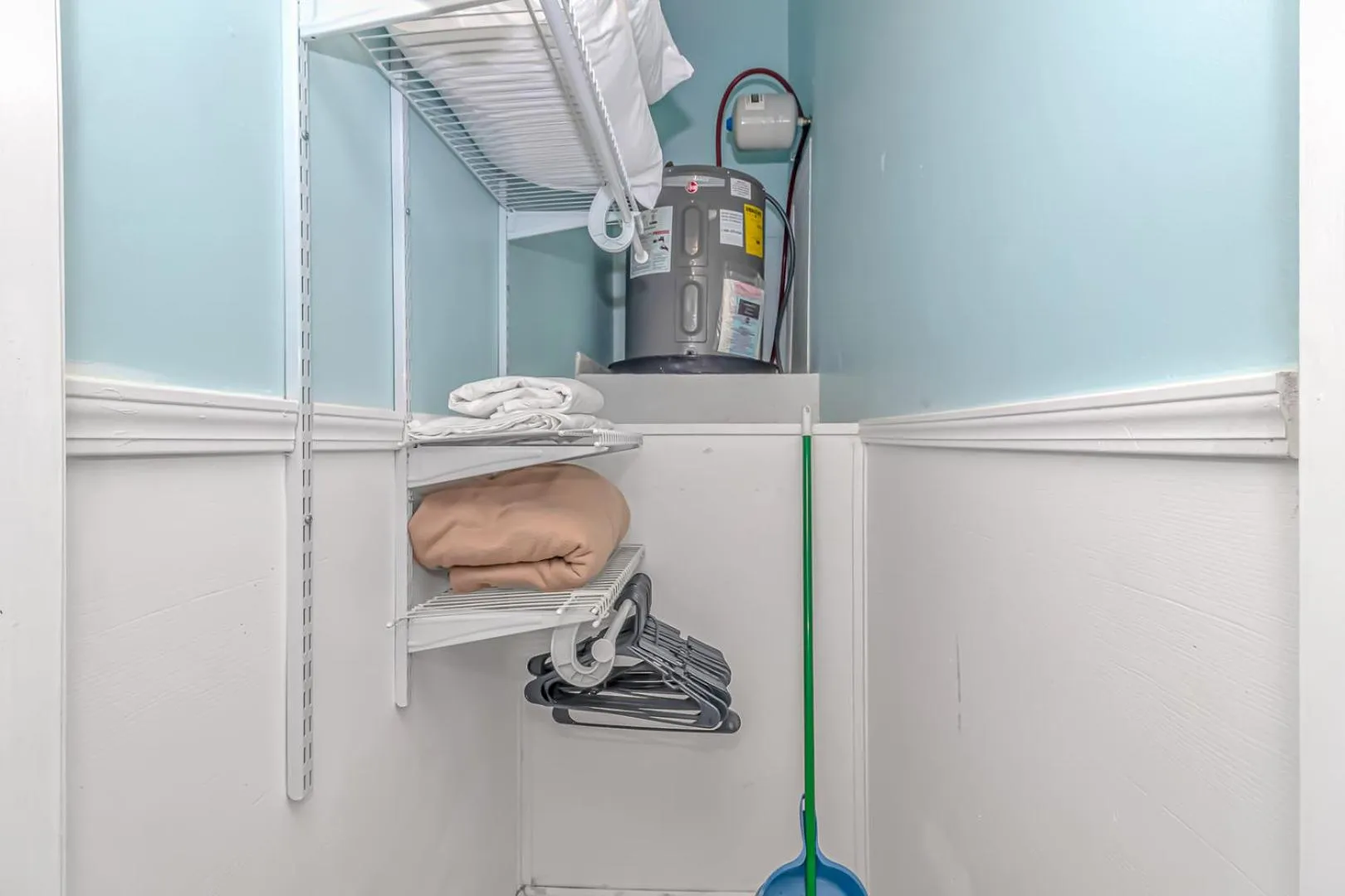 125 Atlantic Avenue Unit F - Pet Friendly! Walk To The Beach and Pier! 1BR -1BA - Sleeps 2-4 guests!