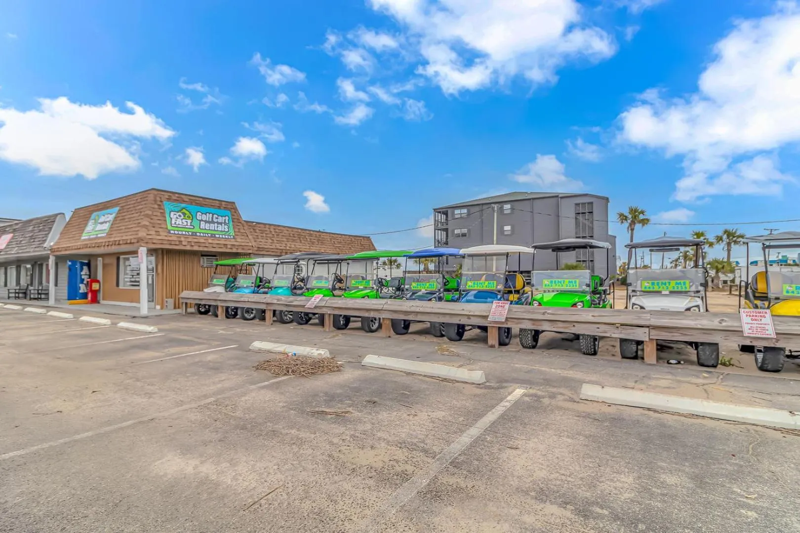 125 Atlantic Avenue Unit F - Pet Friendly! Walk To The Beach and Pier! 1BR -1BA - Sleeps 2-4 guests!