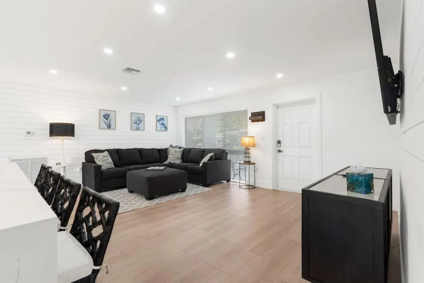 Living room in Delilas Chic 3 Bedroom 2 bath Abode with Heated Pool