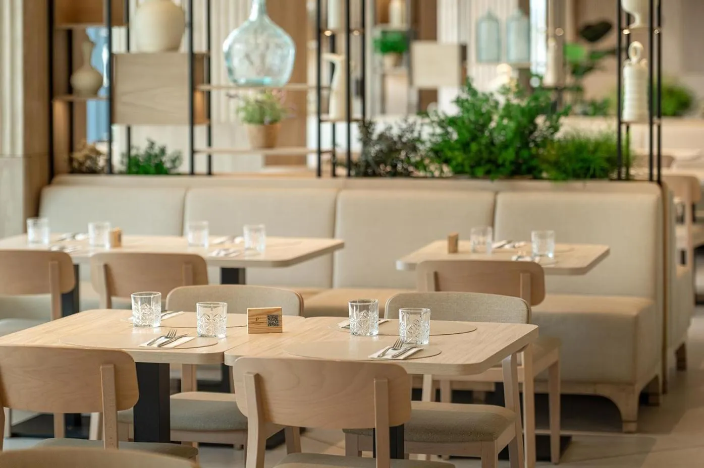 Restaurant/places to eat in Port Alicante City & Beach