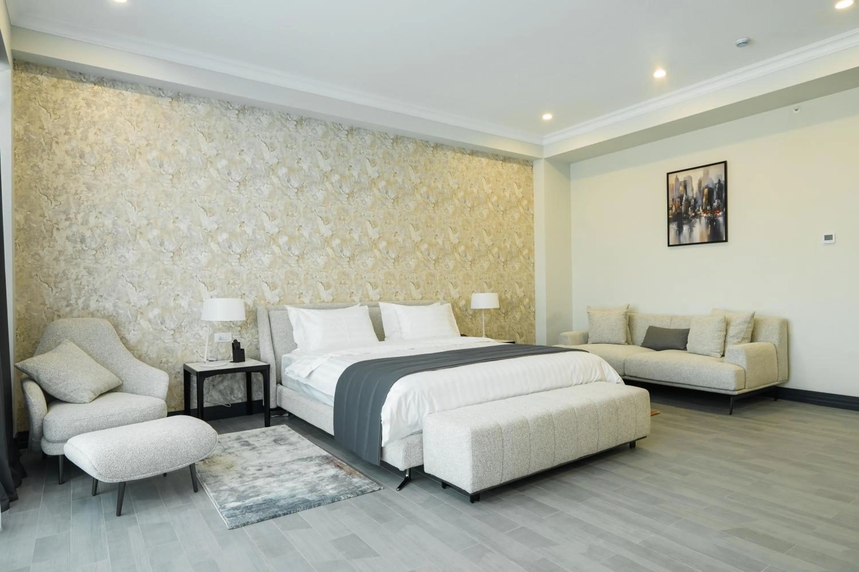 Bedroom, Bed in Hills Resort Hotel