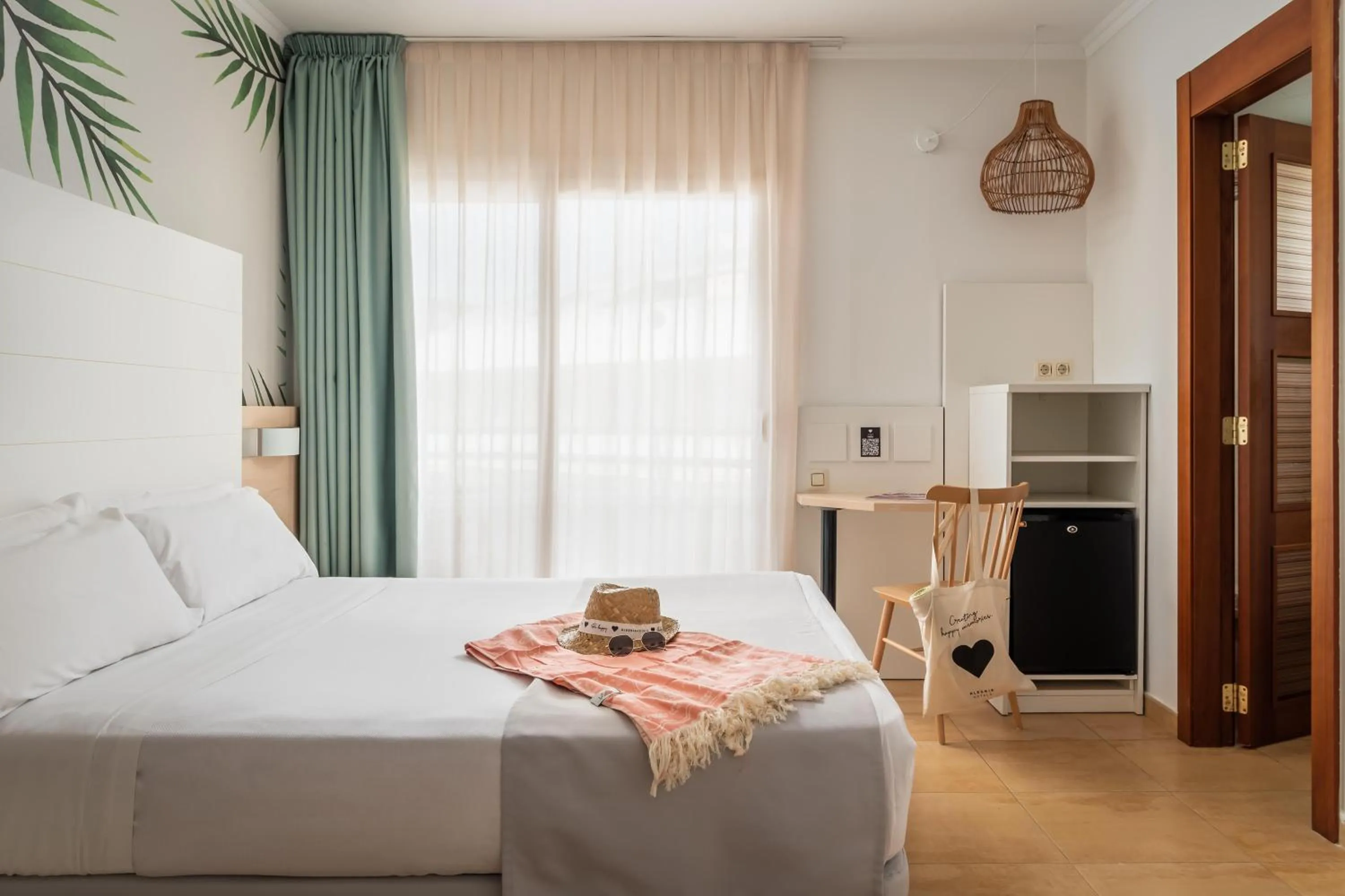 Photo of the whole room, Bed in ALEGRIA Florida