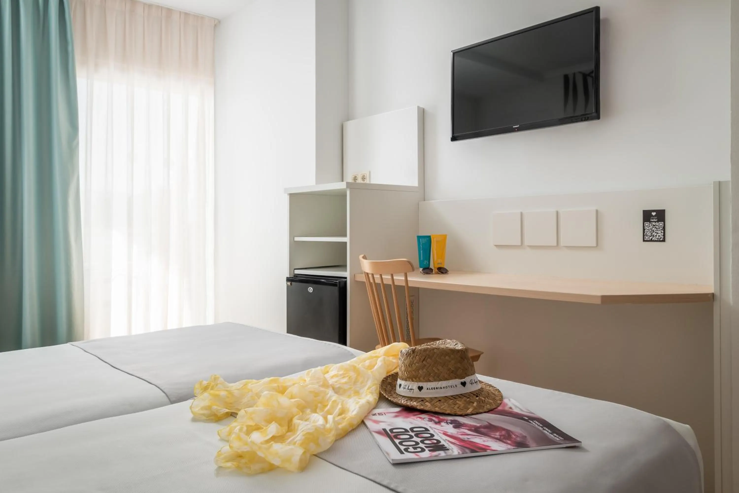 Photo of the whole room, Bed in ALEGRIA Florida