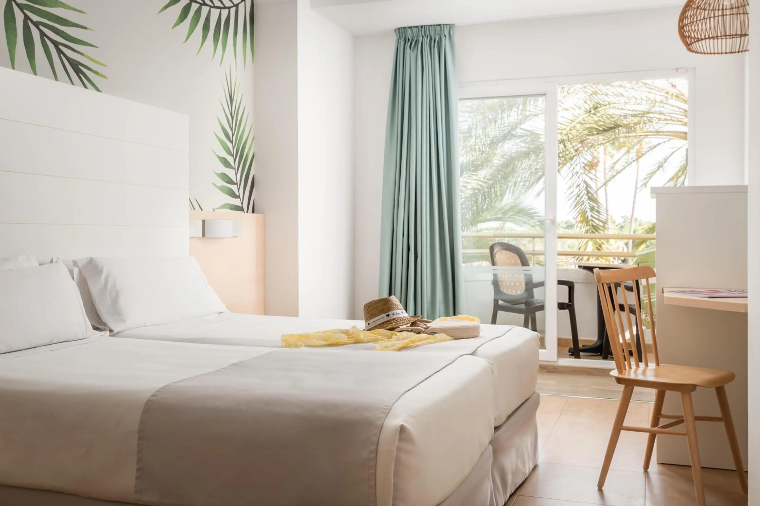 Photo of the whole room, Bed in ALEGRIA Florida