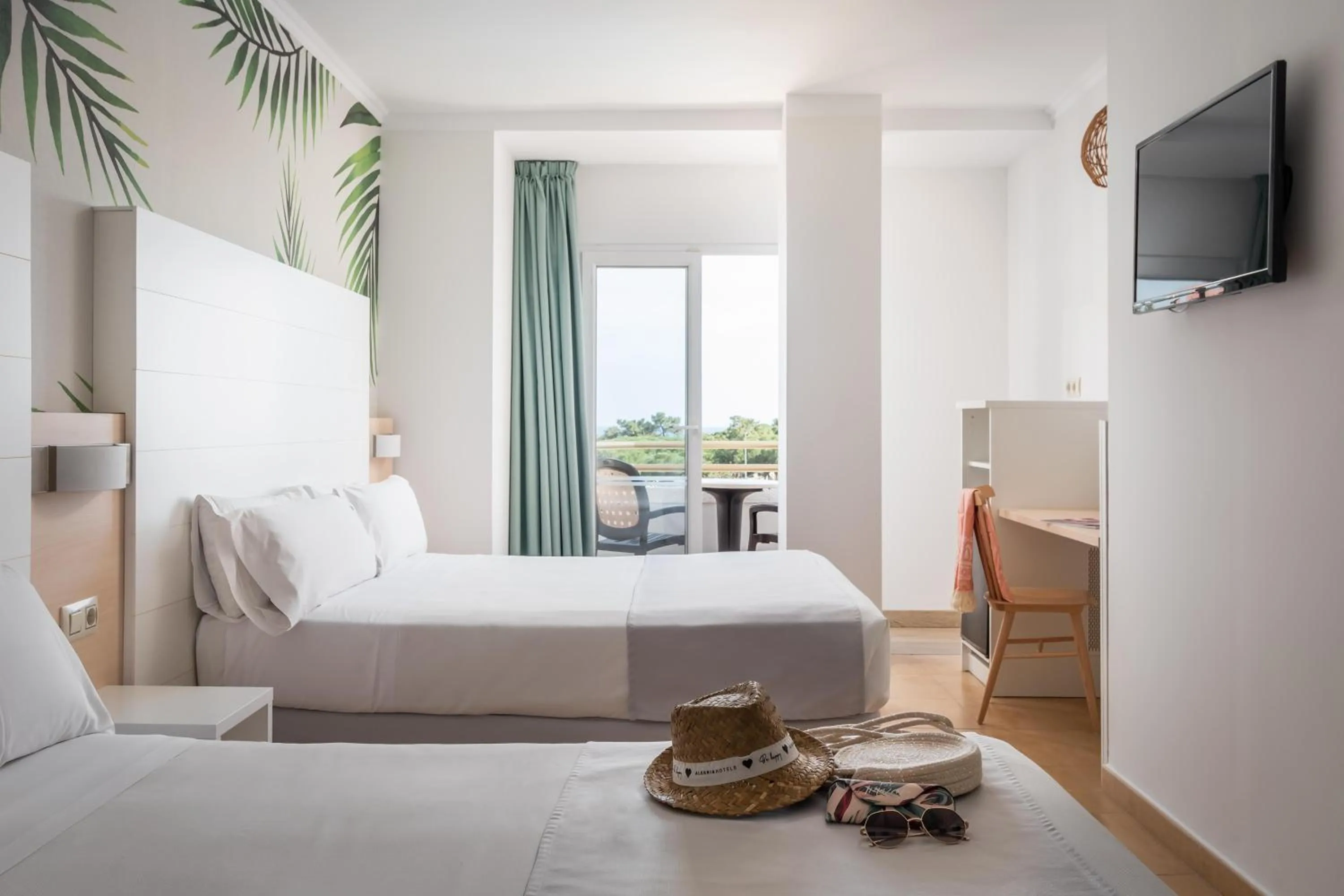 Photo of the whole room, Bed in ALEGRIA Florida