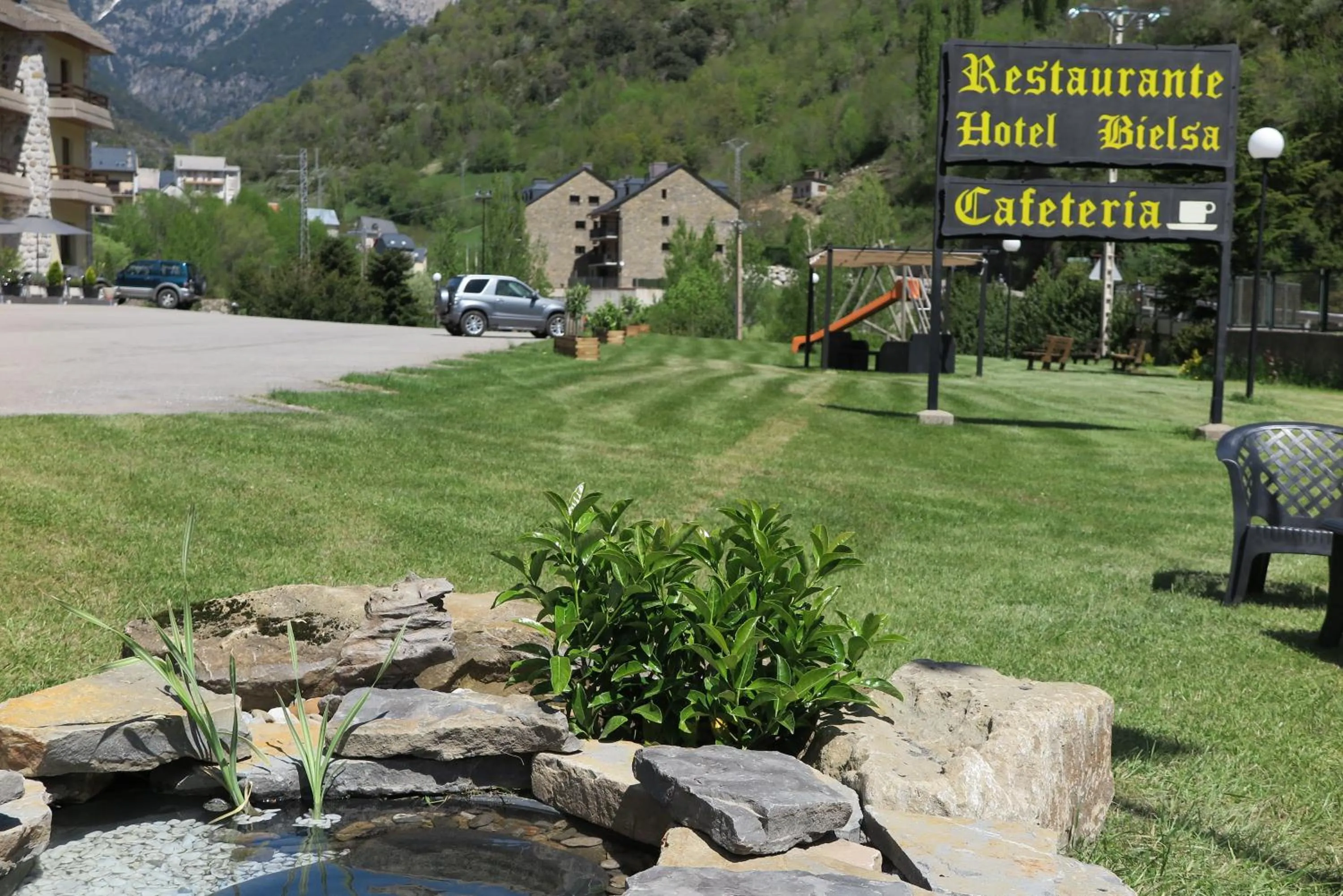 Garden in SNÖ Hotel Bielsa