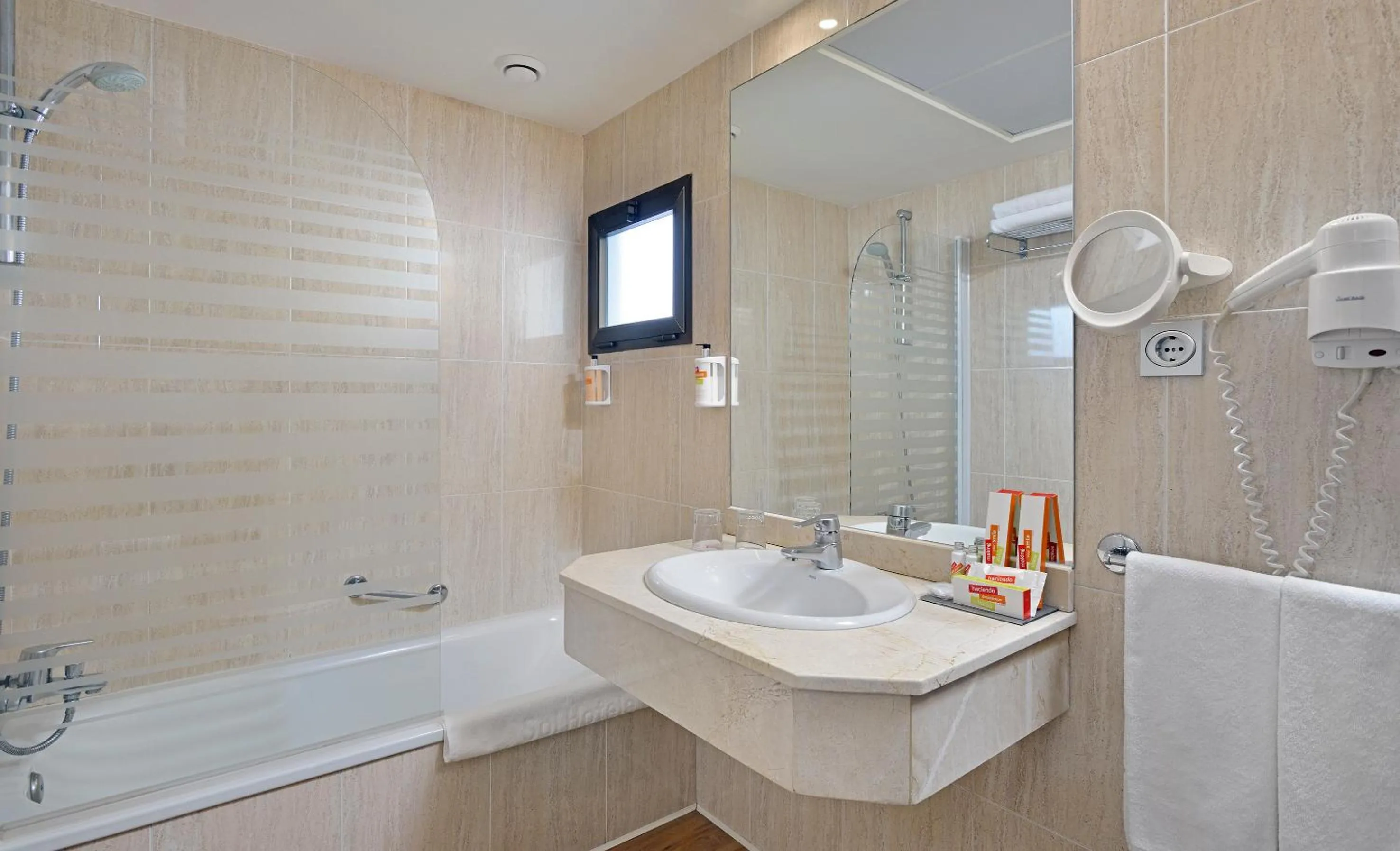 Shower in Sol Torremolinos - Don Pedro