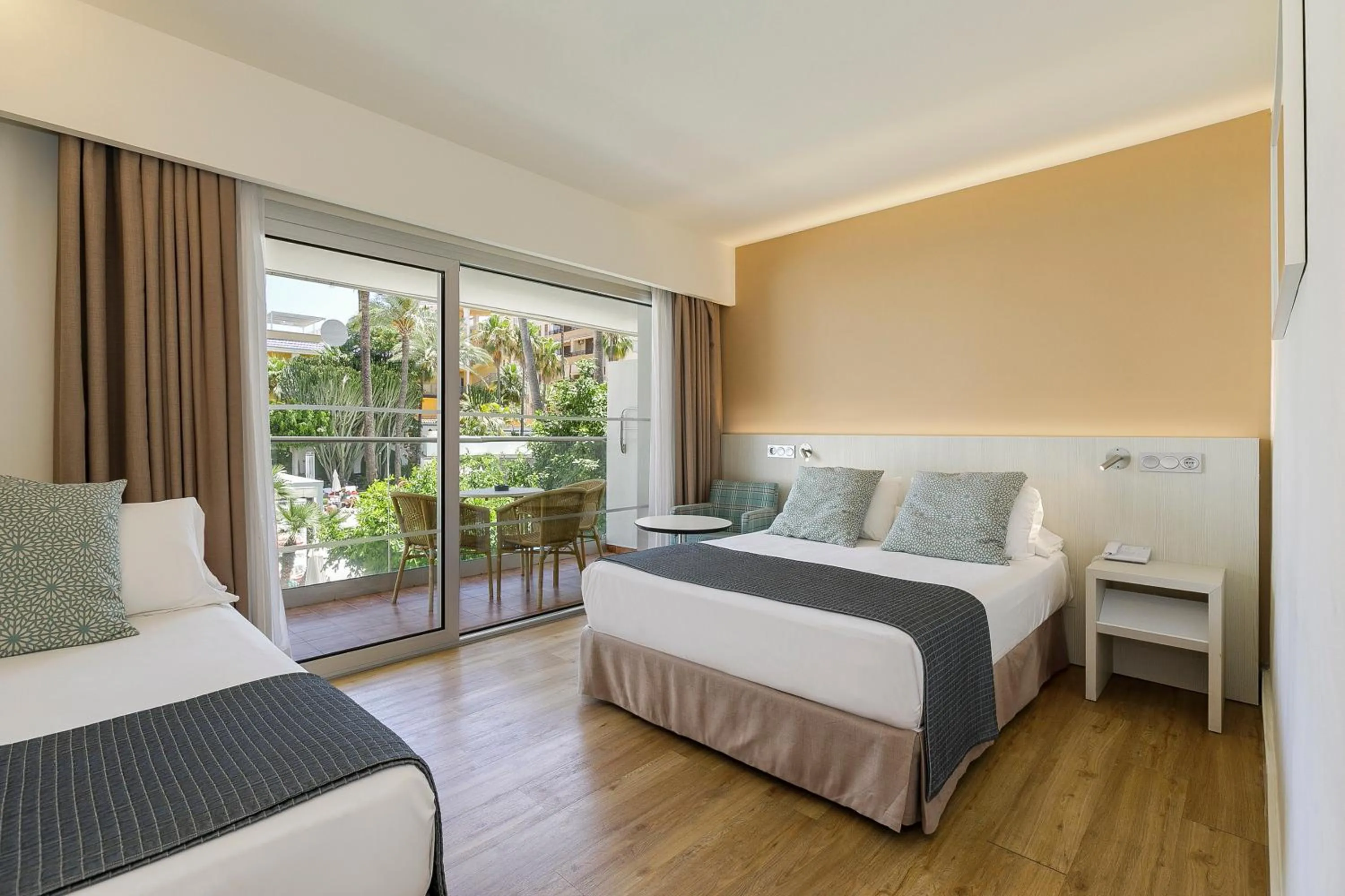 Bed in Sol Torremolinos - Don Pedro