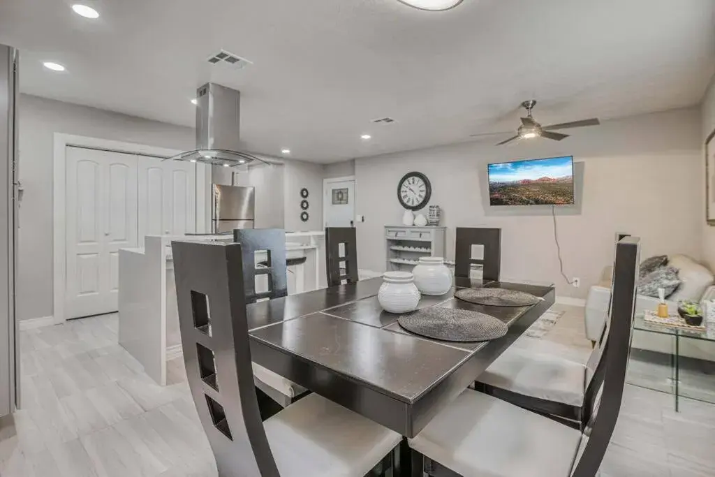 My Cozy Duplex B in the heart of West Side My Cozy Duplex B in the heart of West Side