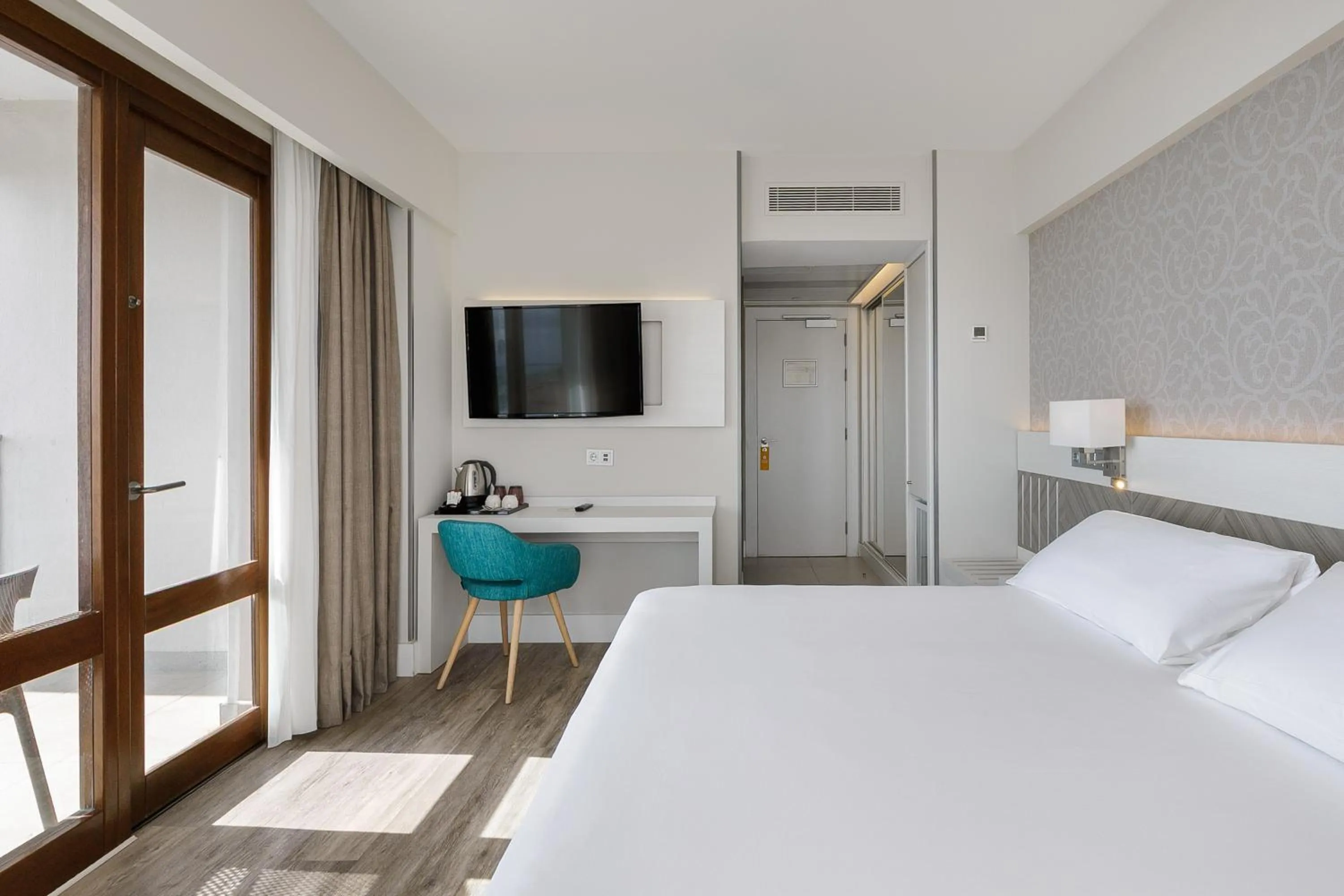 Bedroom, Bed in Sol Torremolinos - Don Pablo