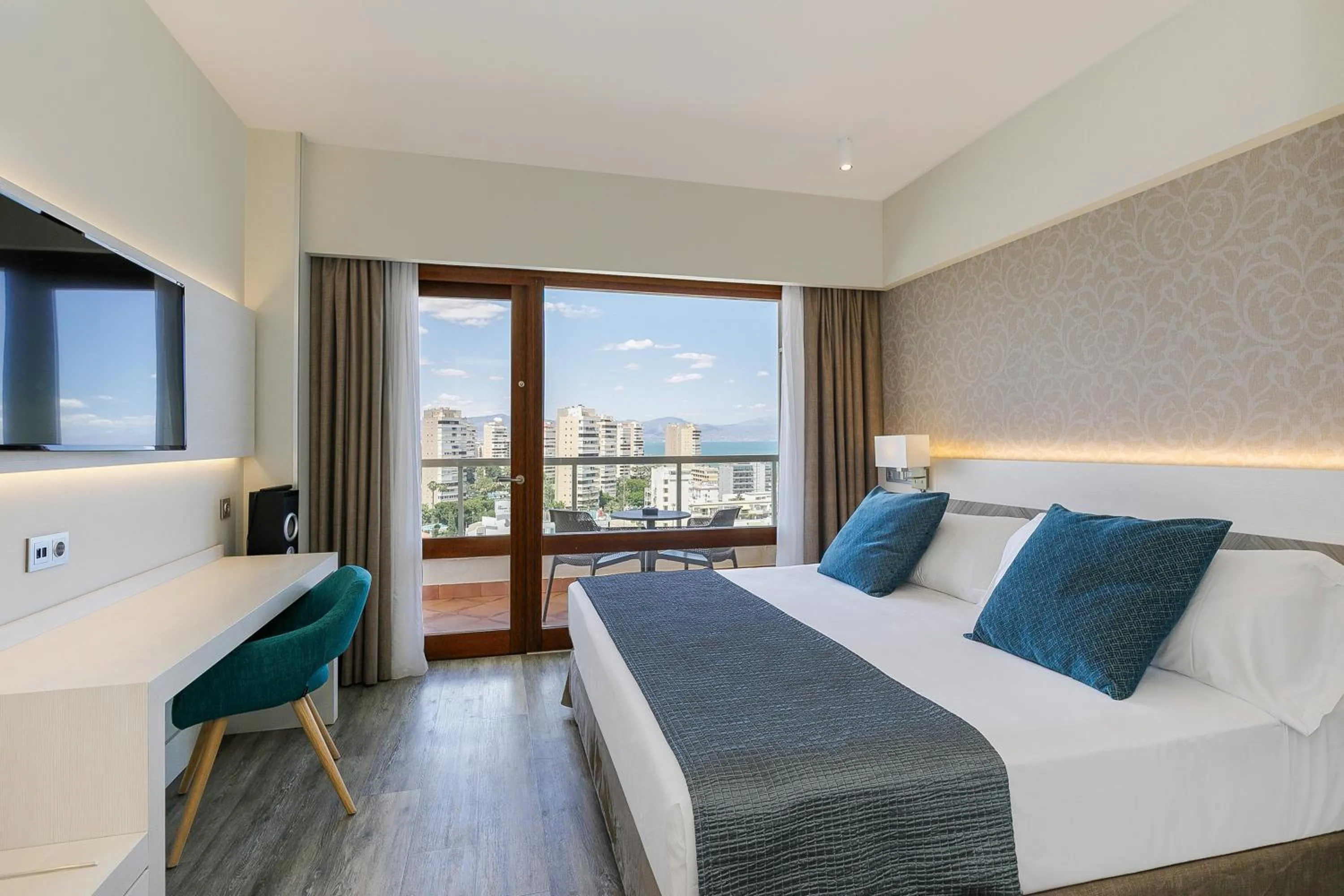 Bed in Sol Torremolinos - Don Pablo