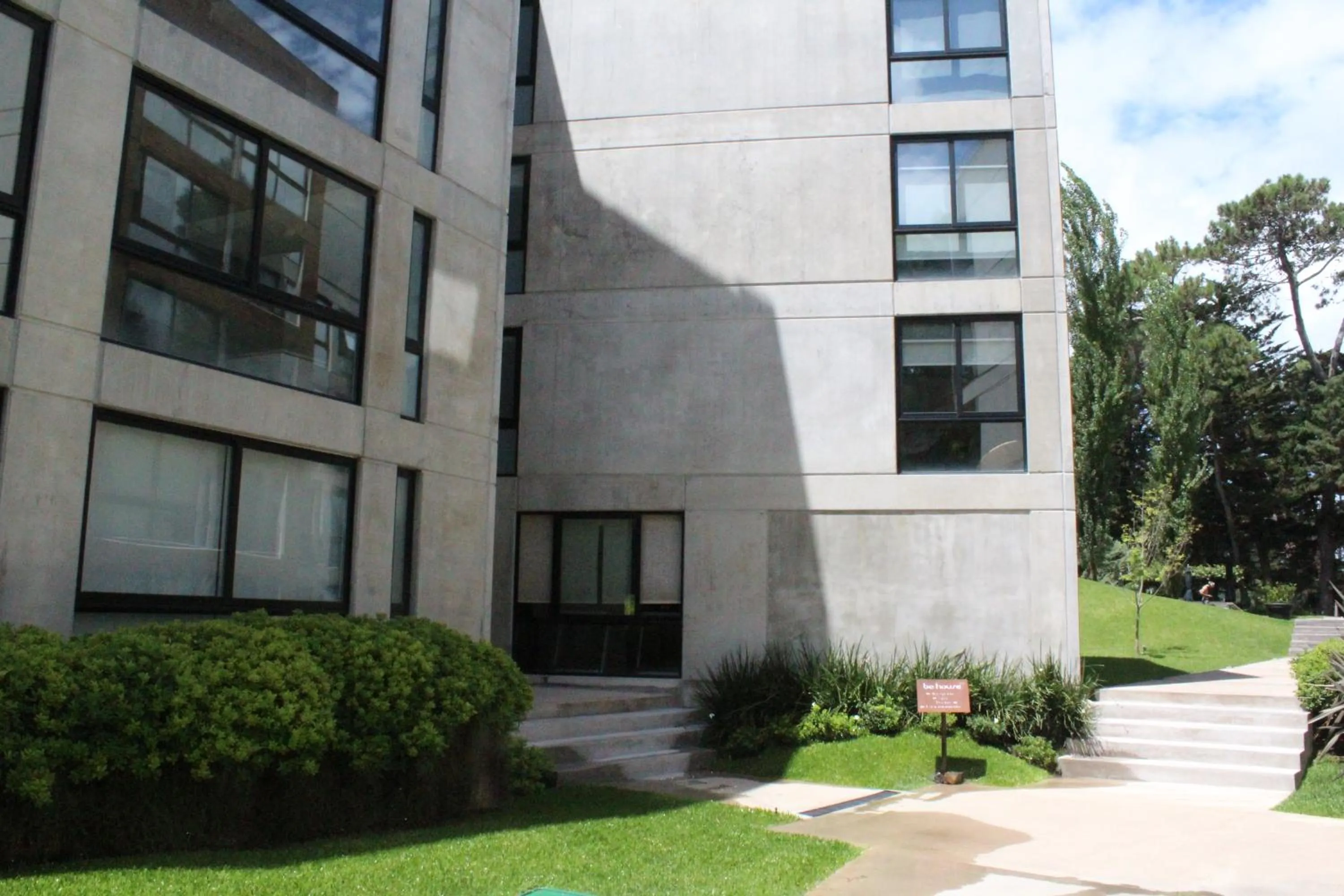 Property building in Be House Suites & Spa