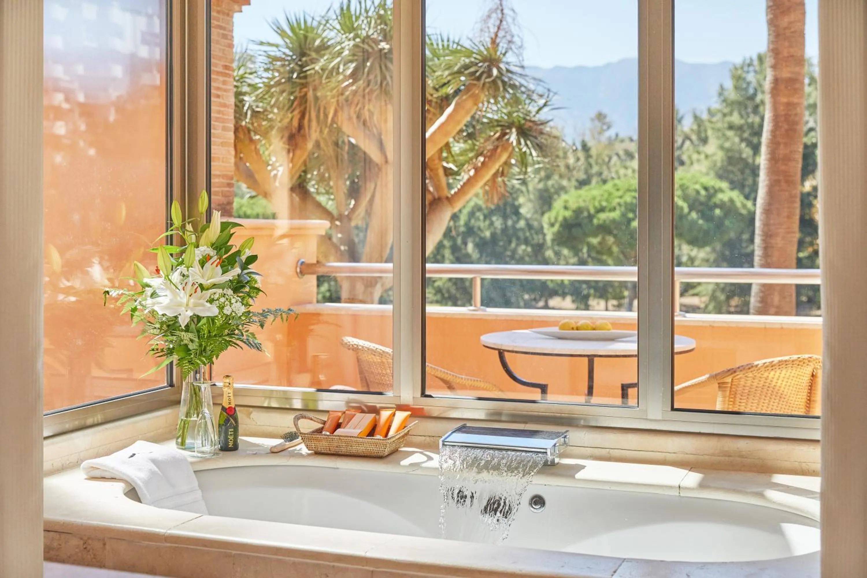 Hot Tub in Rio Real Golf & Hotel