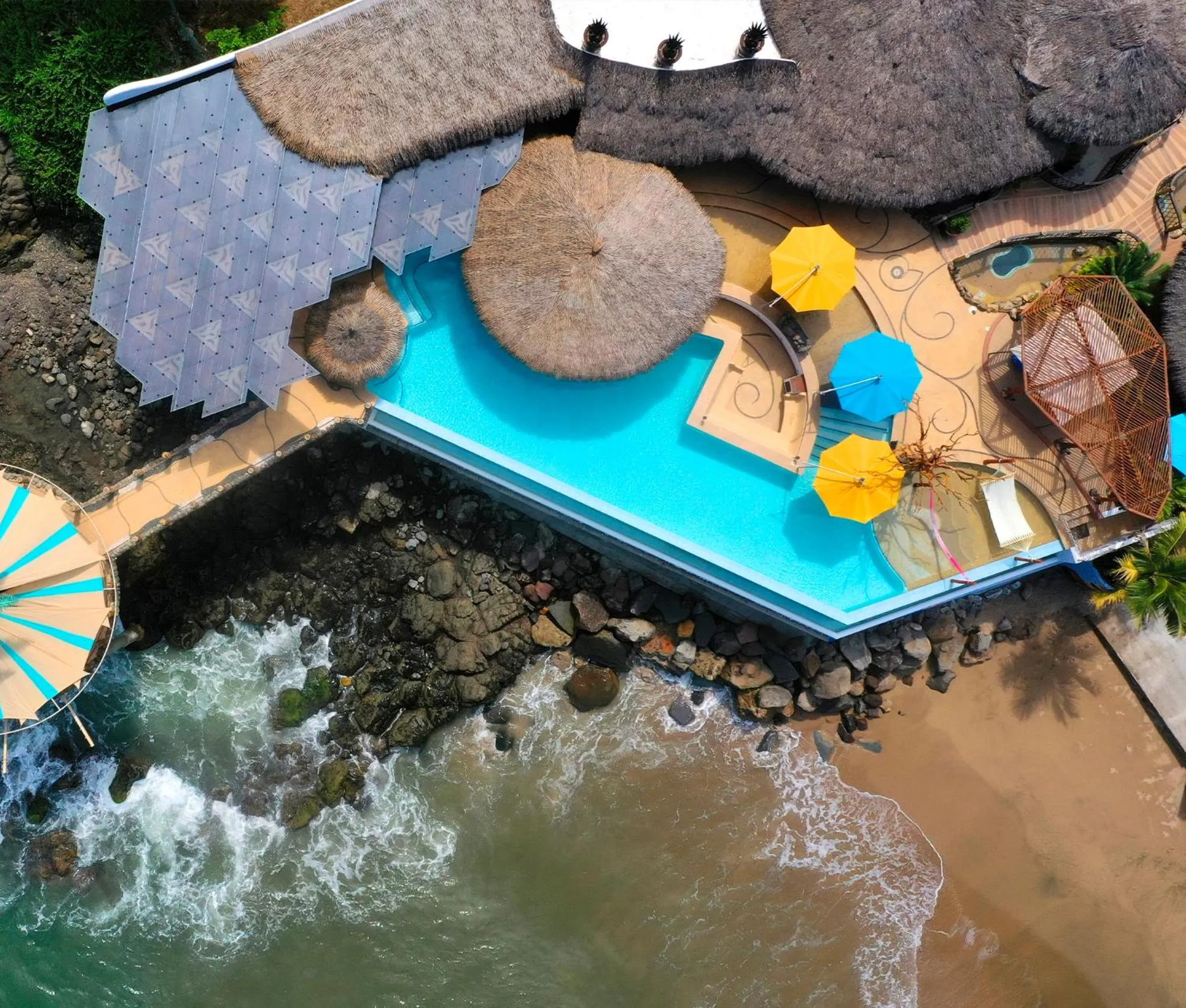 Swimming pool in Sunset Island Villas Riviera Nayarit