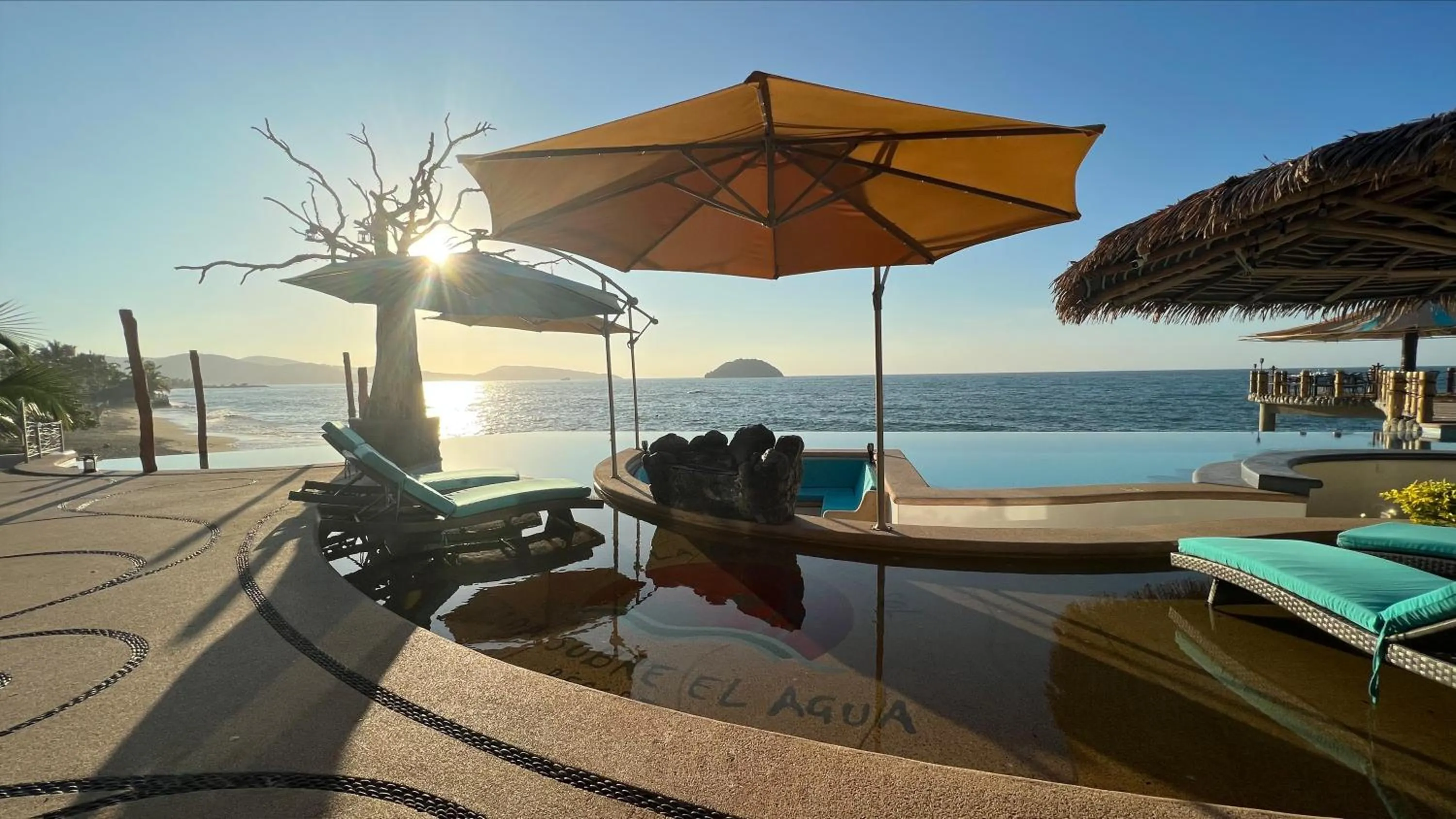 Swimming pool in Sunset Island Villas Riviera Nayarit