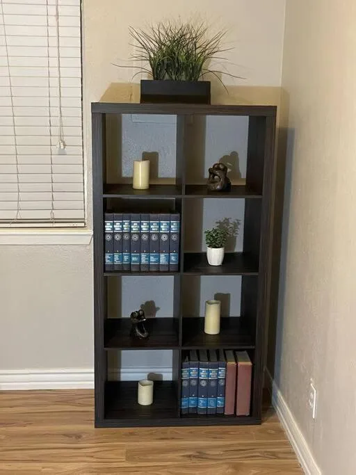 Bedroom in The Hummingbird Sunset Home, West Side