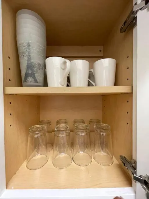 Kitchen or kitchenette in The Hummingbird Sunset Home, West Side