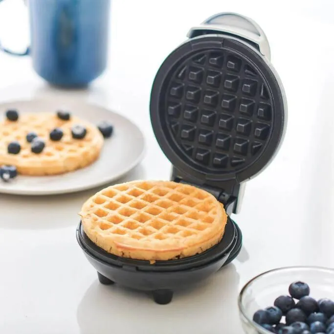kitchen in The Hummingbird Sunset Home, West Side