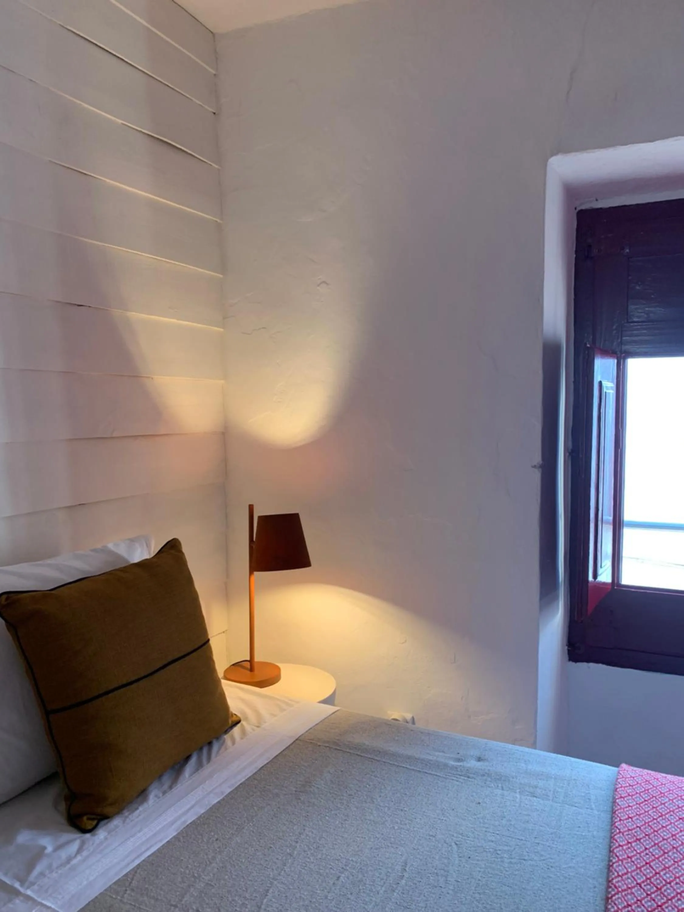 Family Room with Private Bathroom in Slowly-Com Vagar