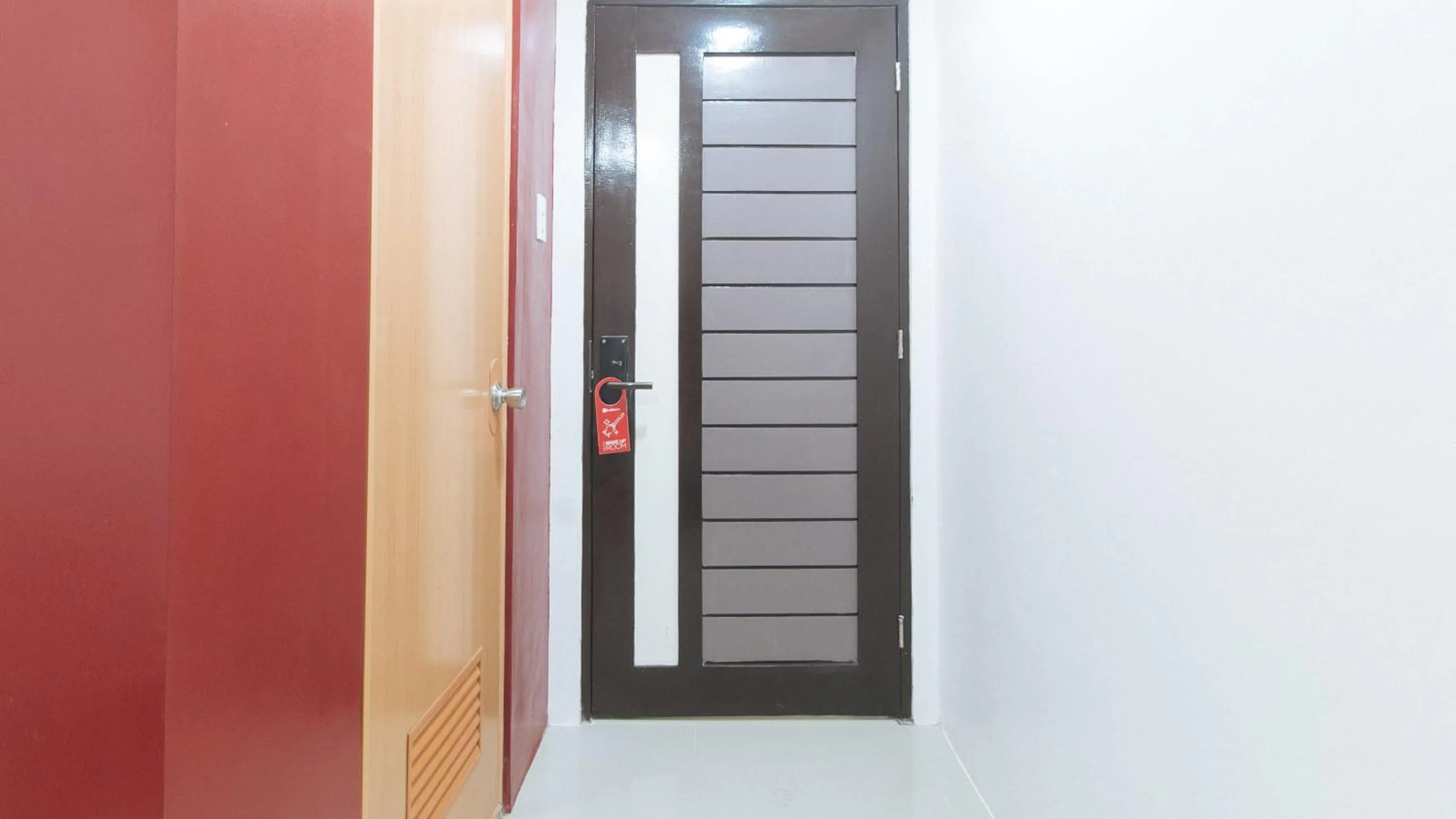 Bedroom in RedDoorz @ El Grande Inn Santa Cruz Manila