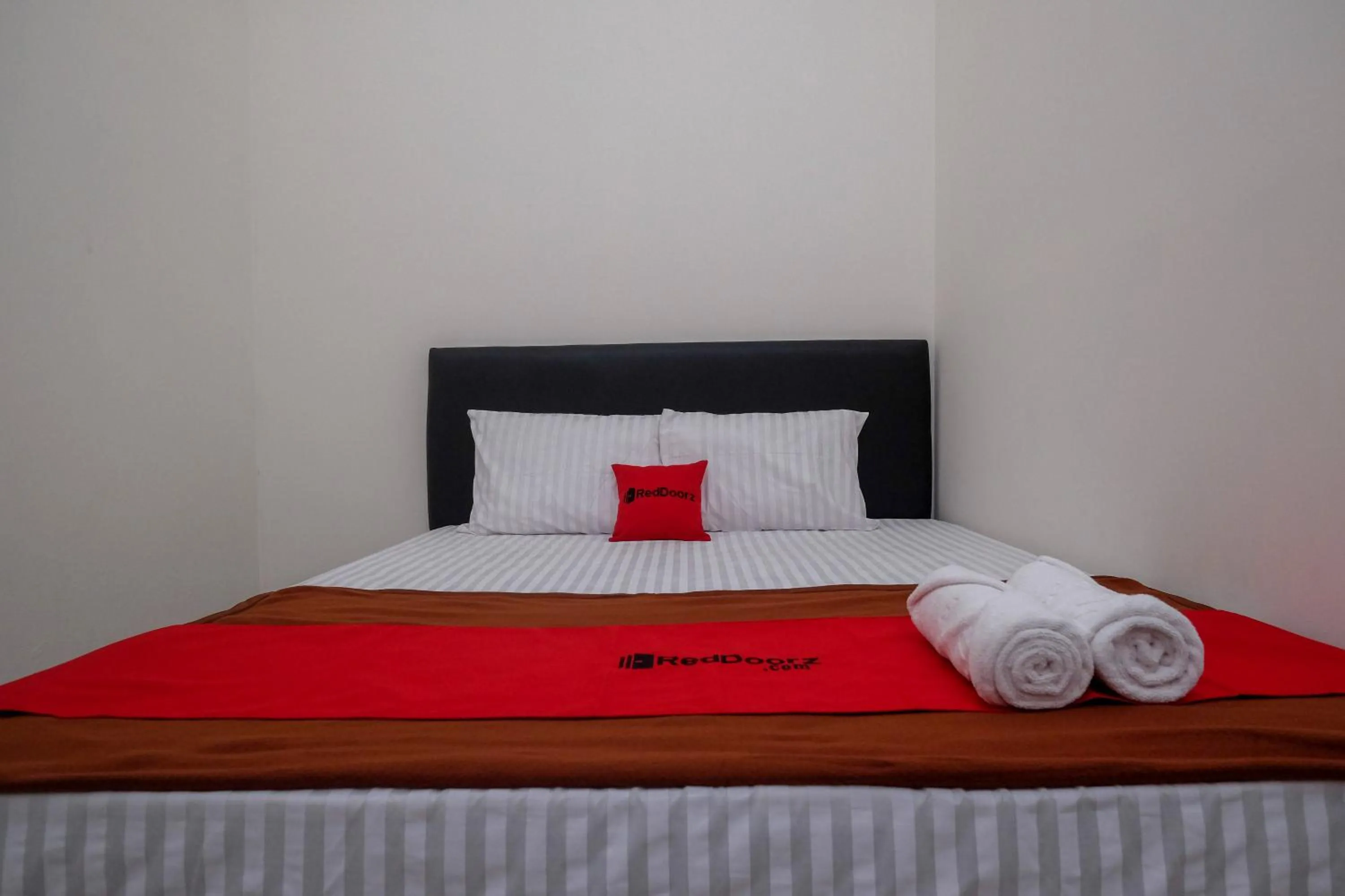 Bedroom, Bed in RedDoorz near Alun Alun Magelang 2