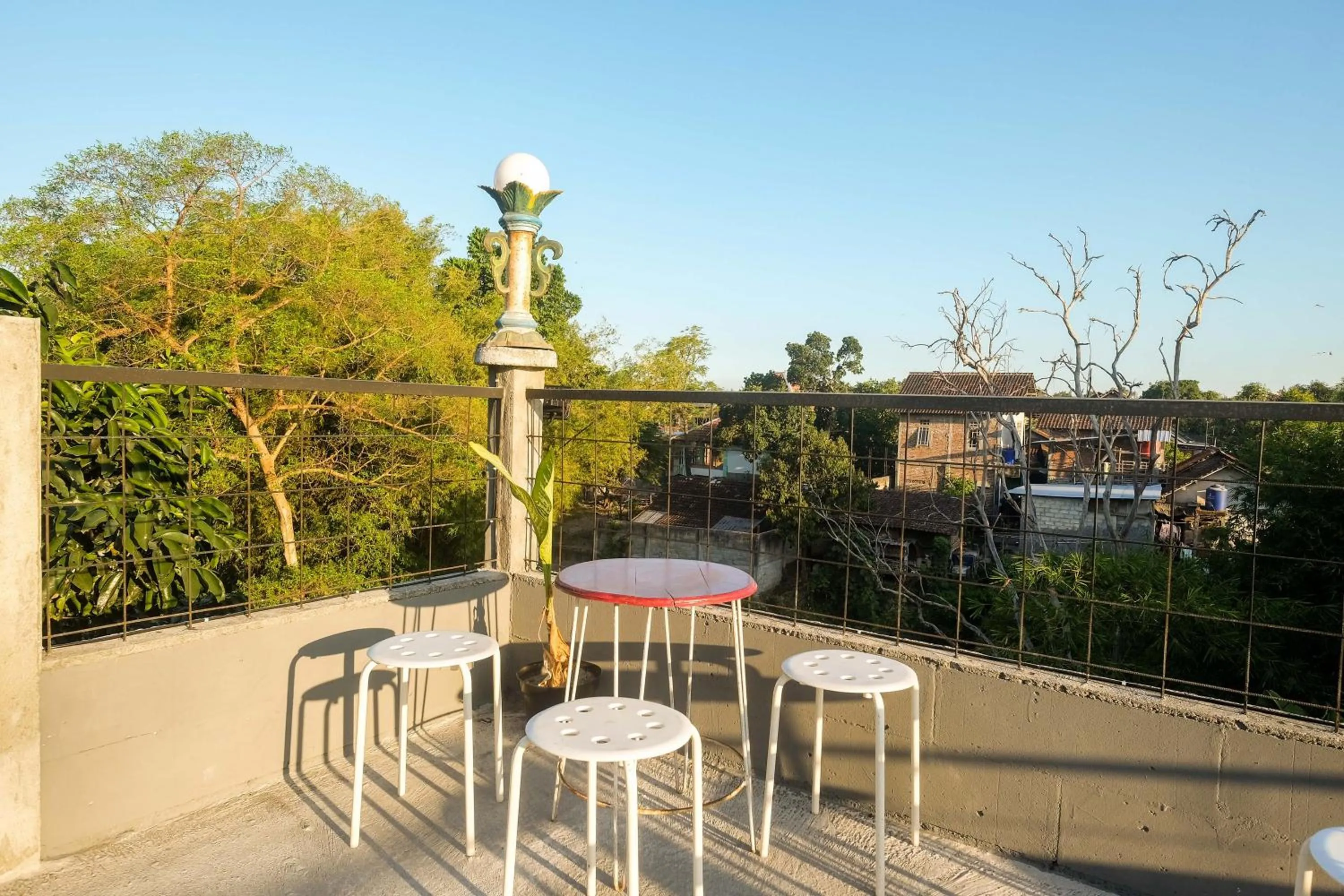 Seating area in RedDoorz @ Jalan Ringroad Selatan 2