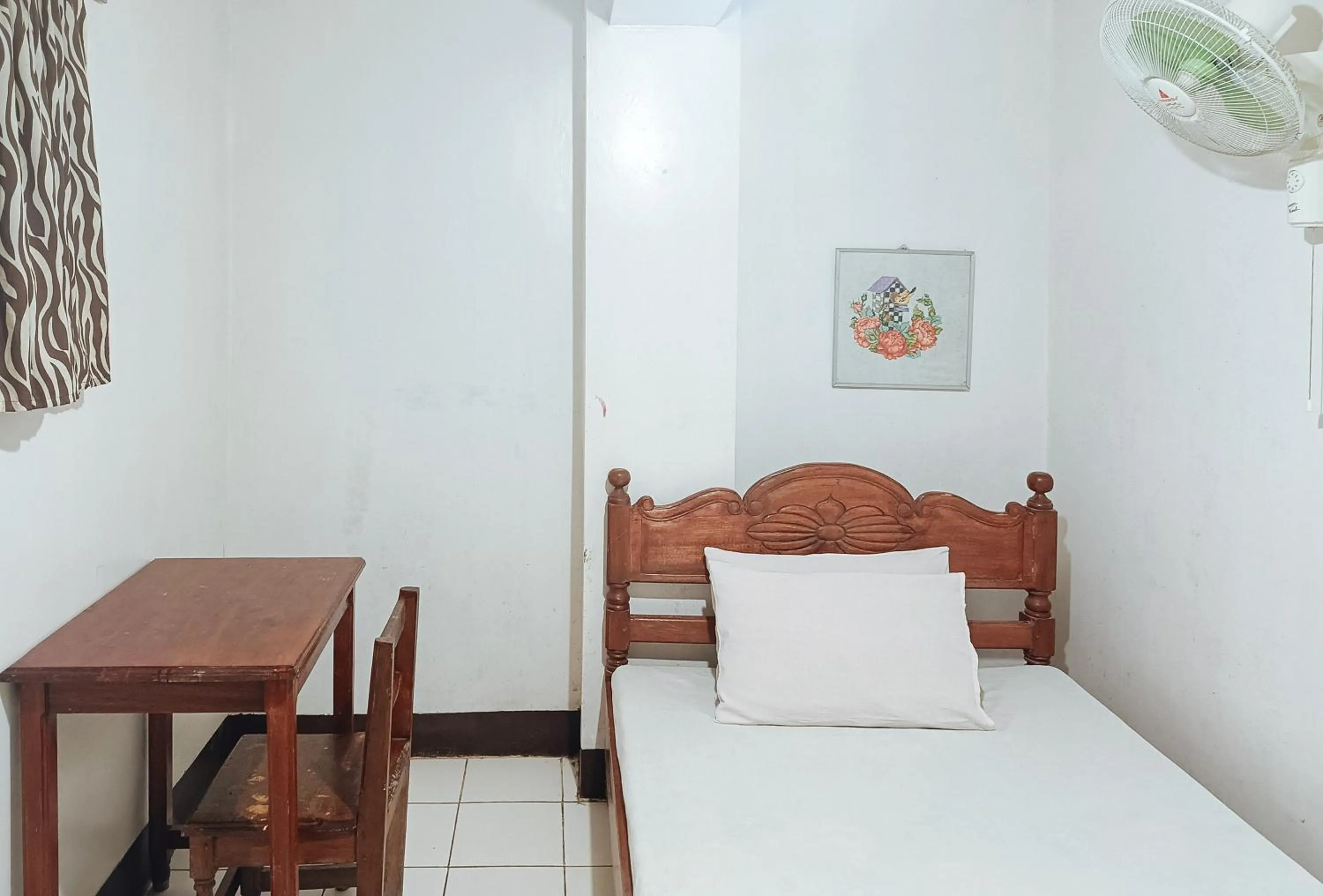 Bed in RedDoorz @ Grand Valley Hotel Junction Luna Cagayan