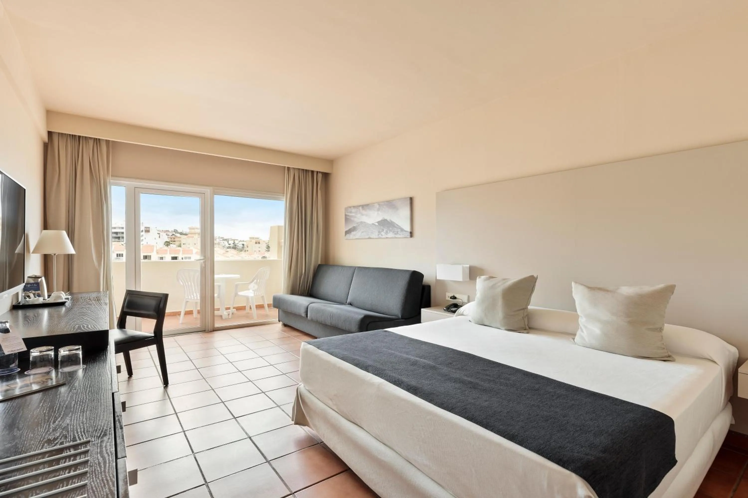 Photo of the whole room, Bed in Hotel Best Jacaranda