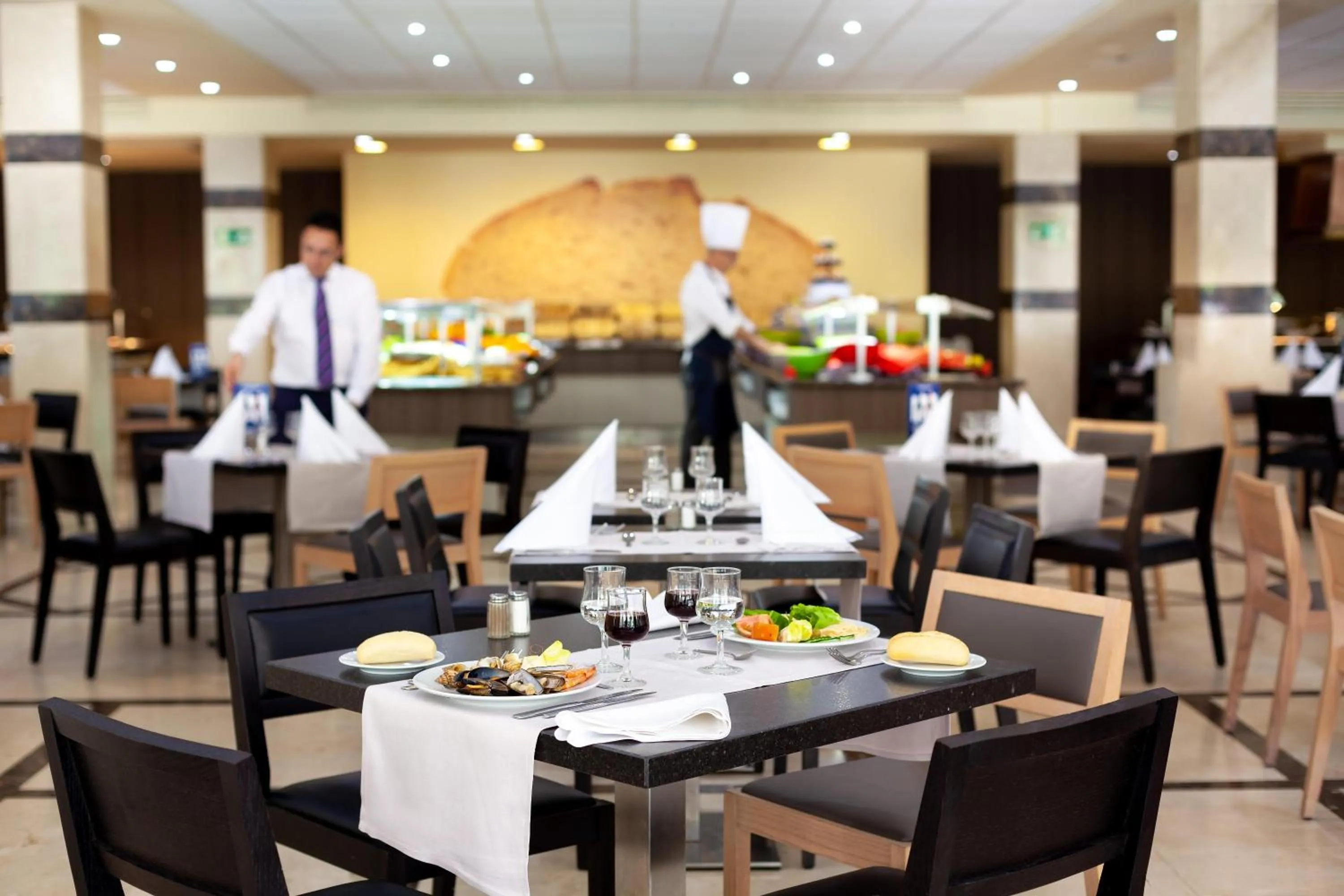 Restaurant/places to eat in Hotel Best Jacaranda