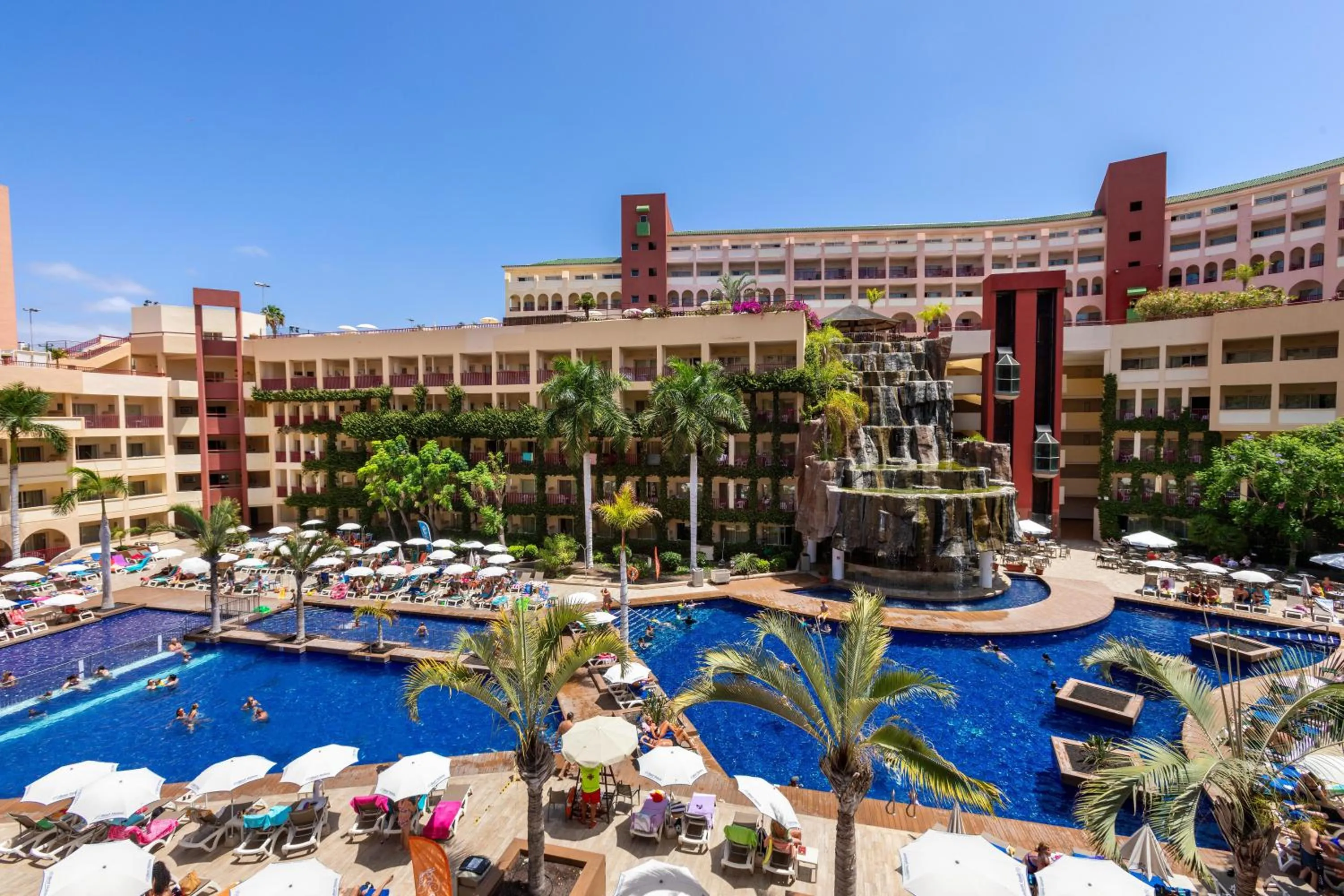Swimming pool in Hotel Best Jacaranda
