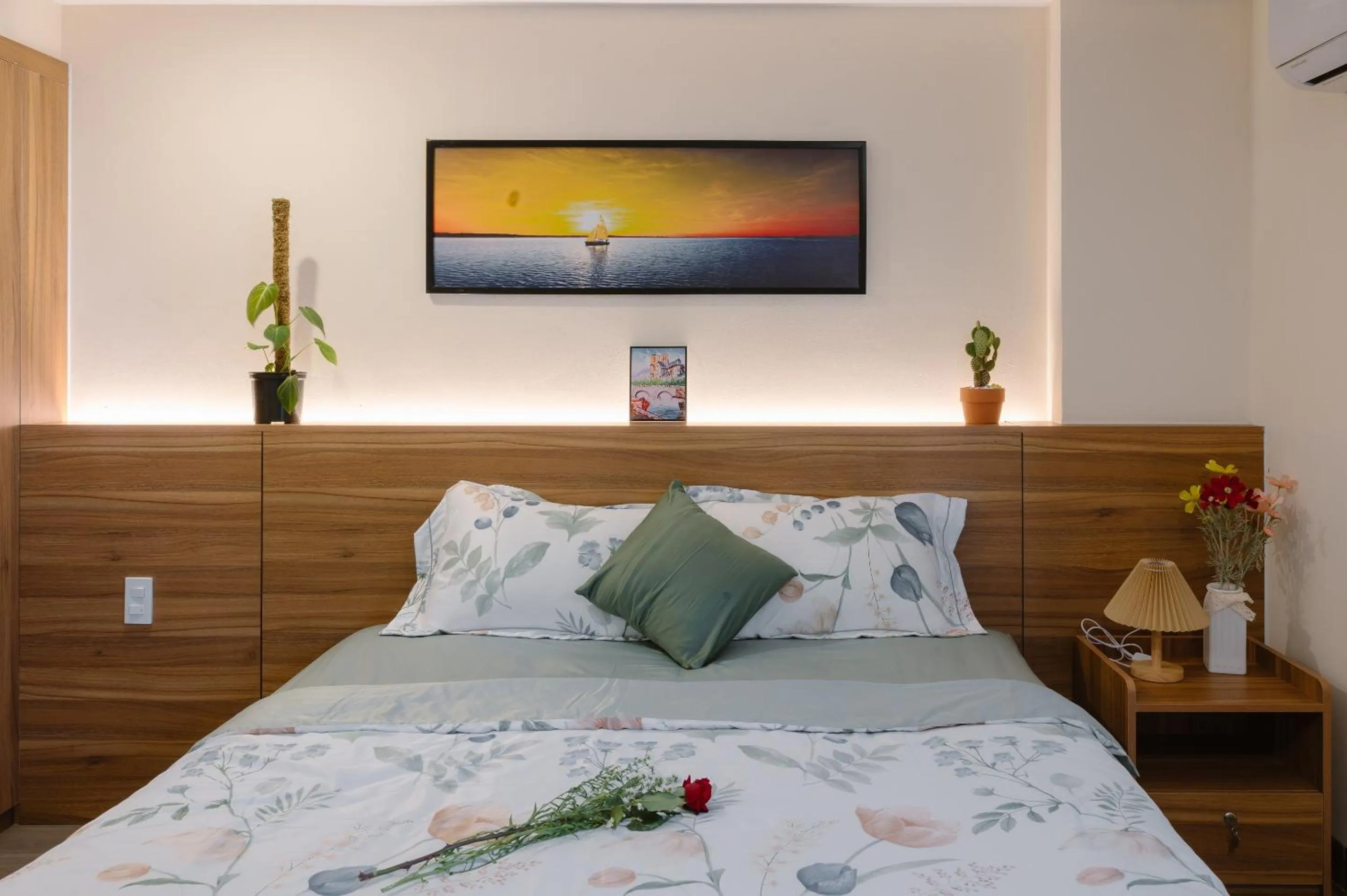 Bed in NALINI Hotel & Apartment