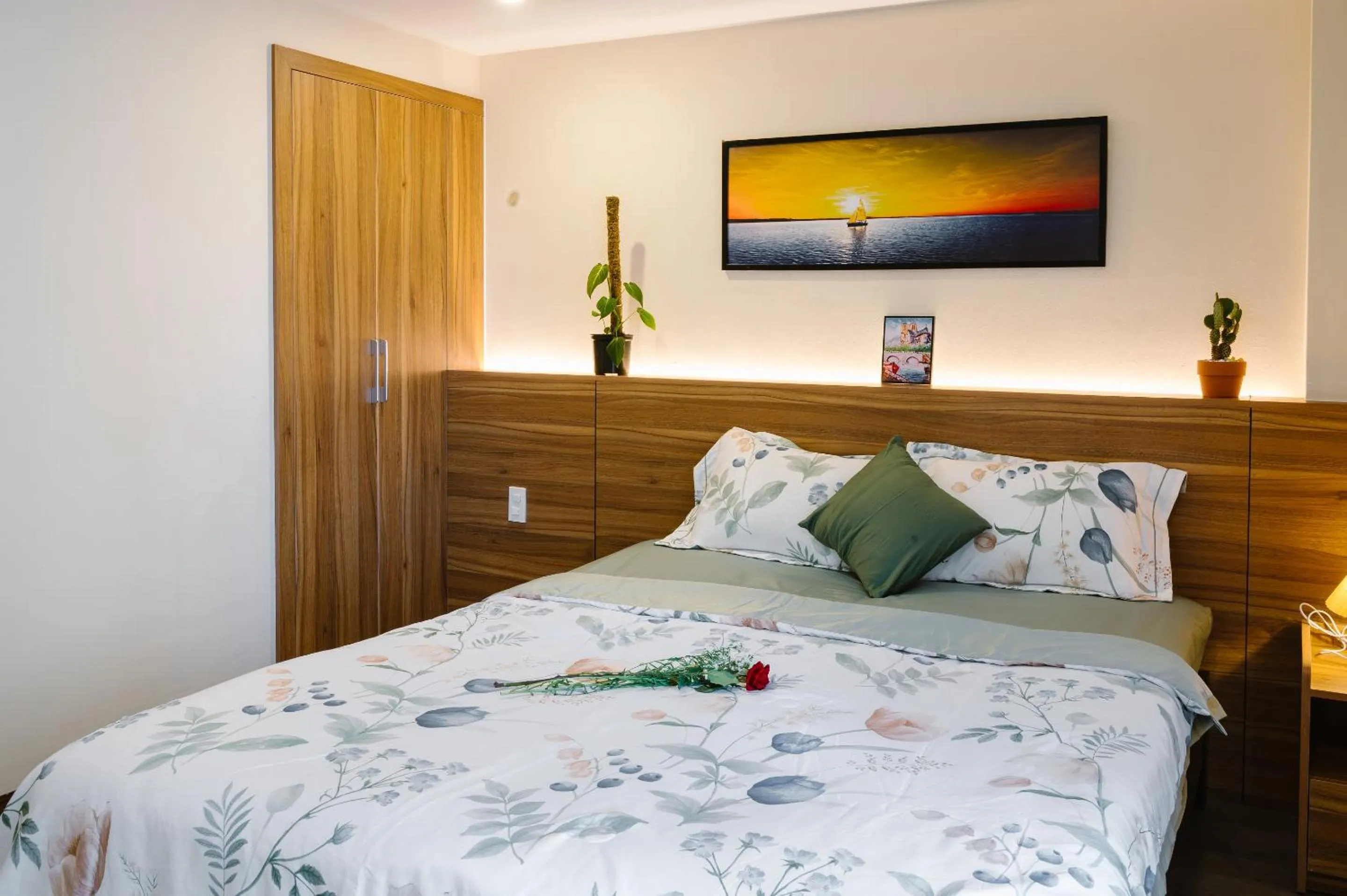 Bed in NALINI Hotel & Apartment